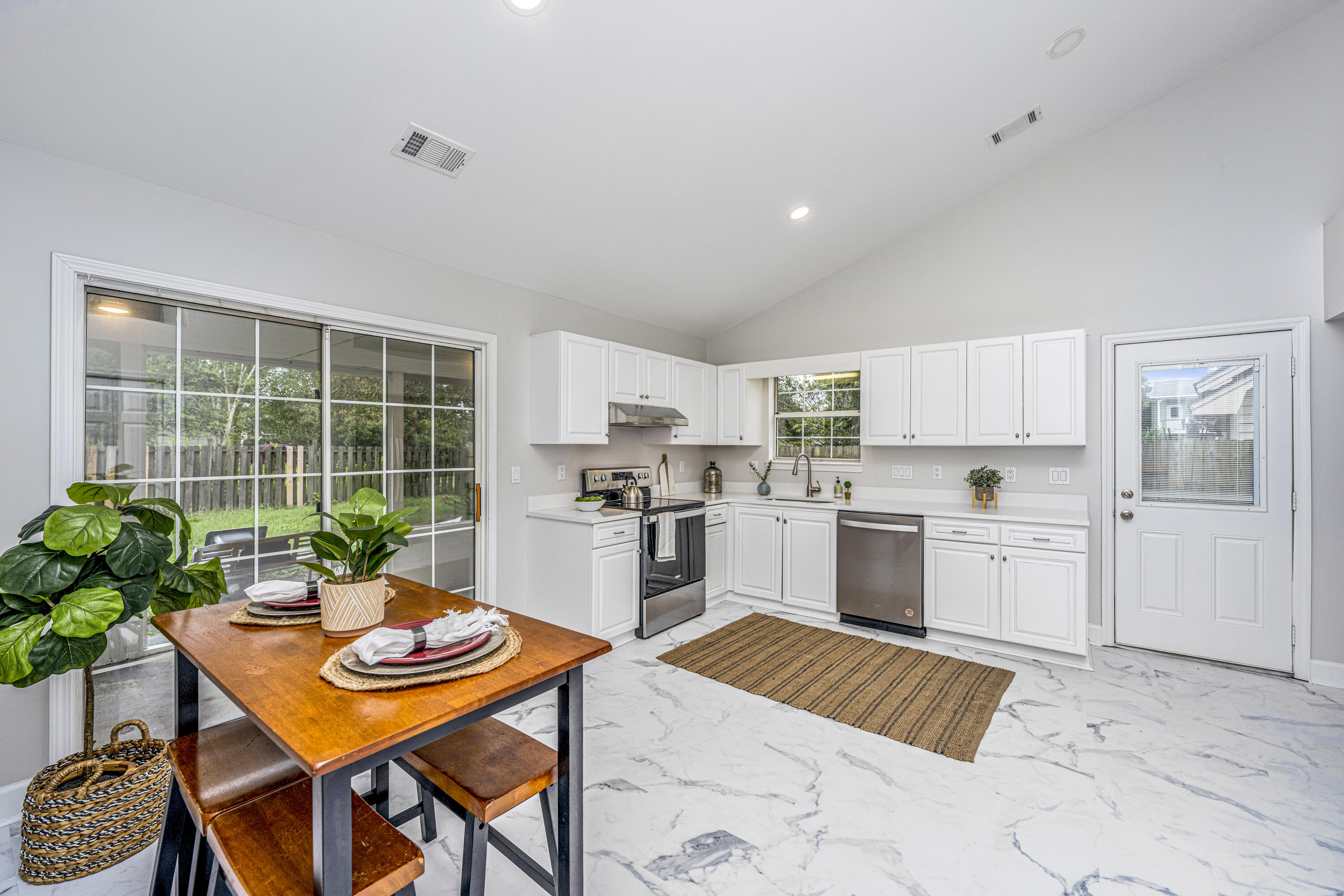 1052 Willowood Avenue