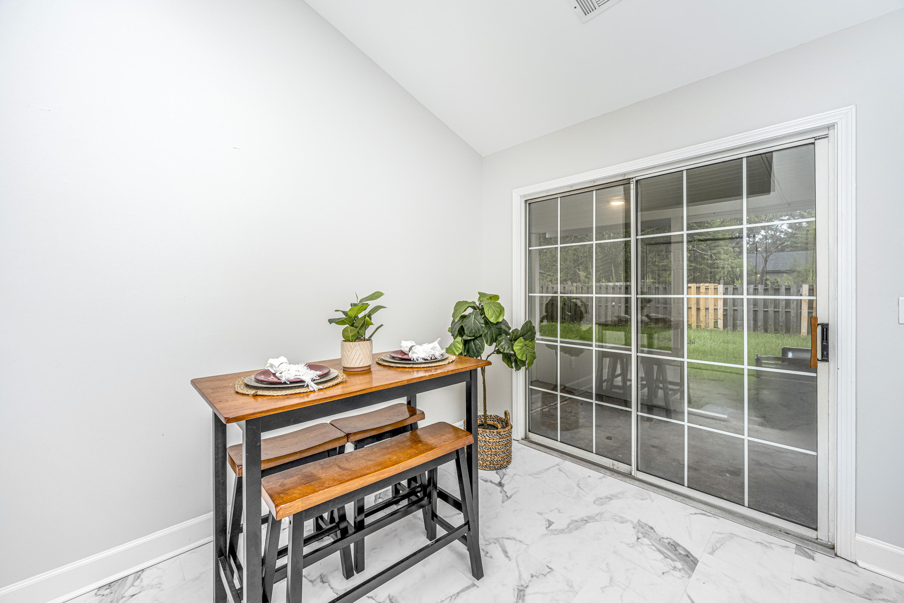 1052 Willowood Avenue