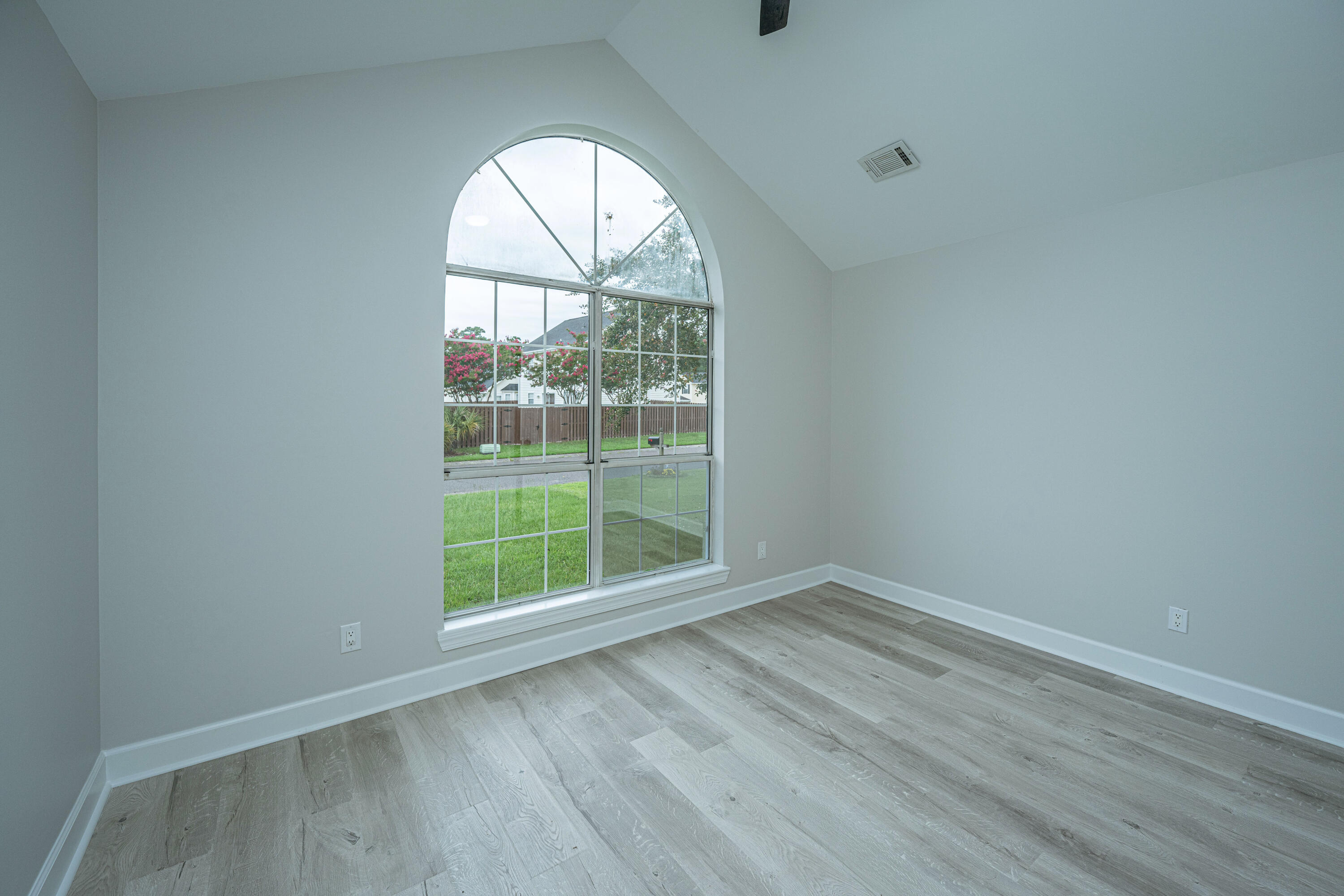 1052 Willowood Avenue