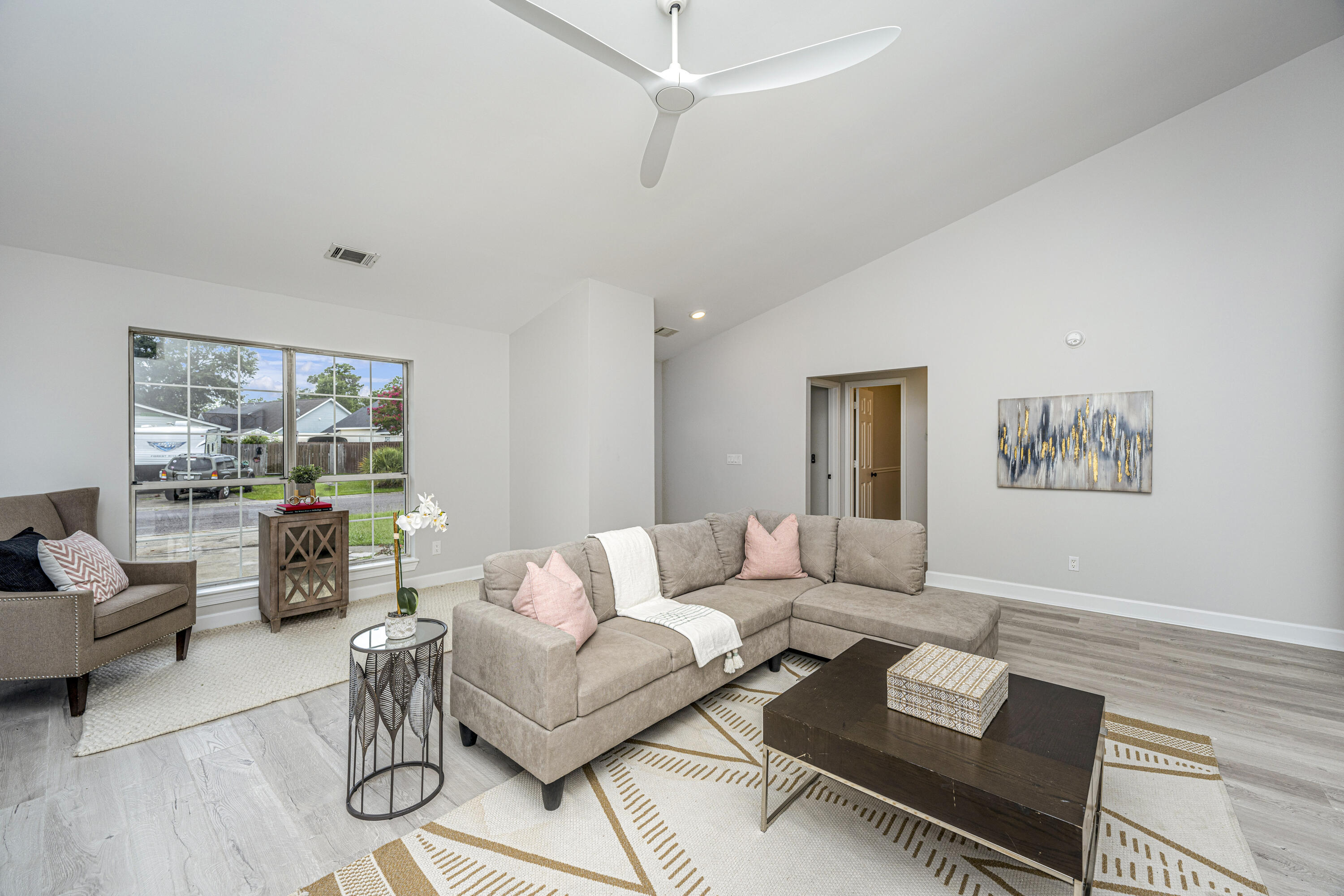 1052 Willowood Avenue