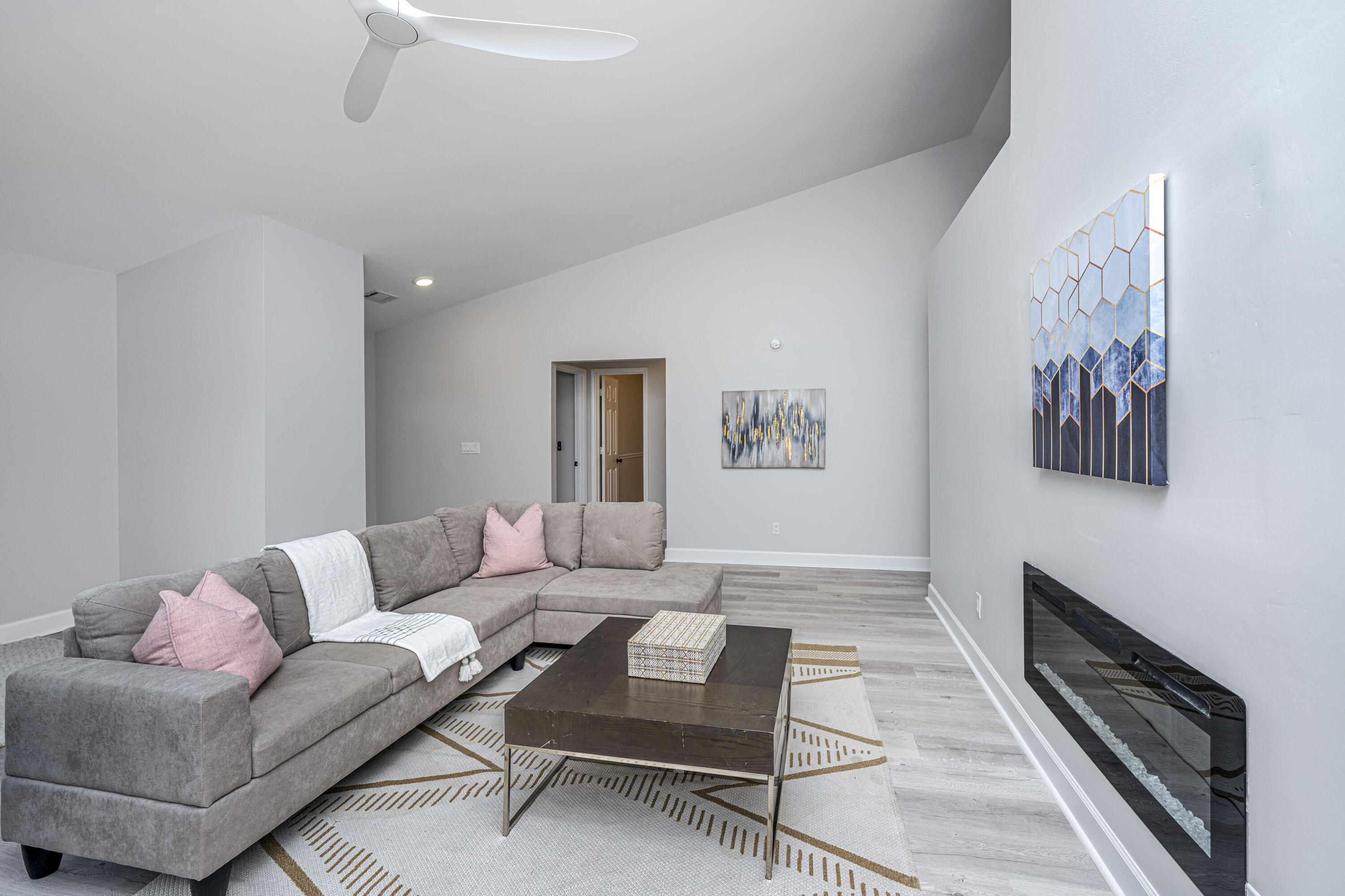 1052 Willowood Avenue