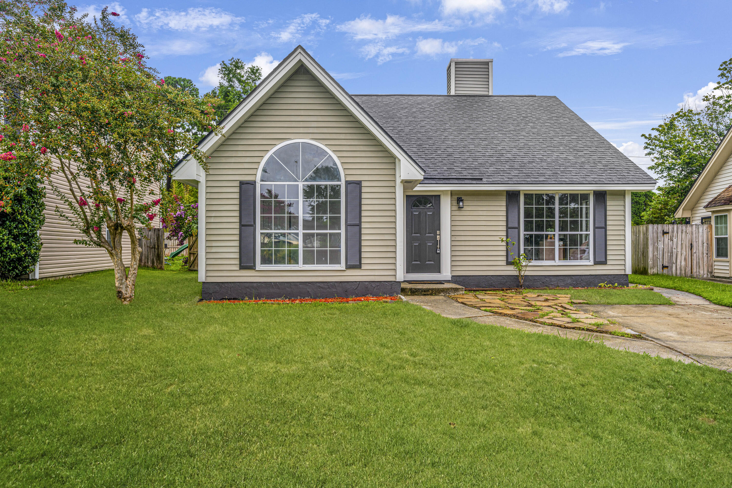 1052 Willowood Avenue