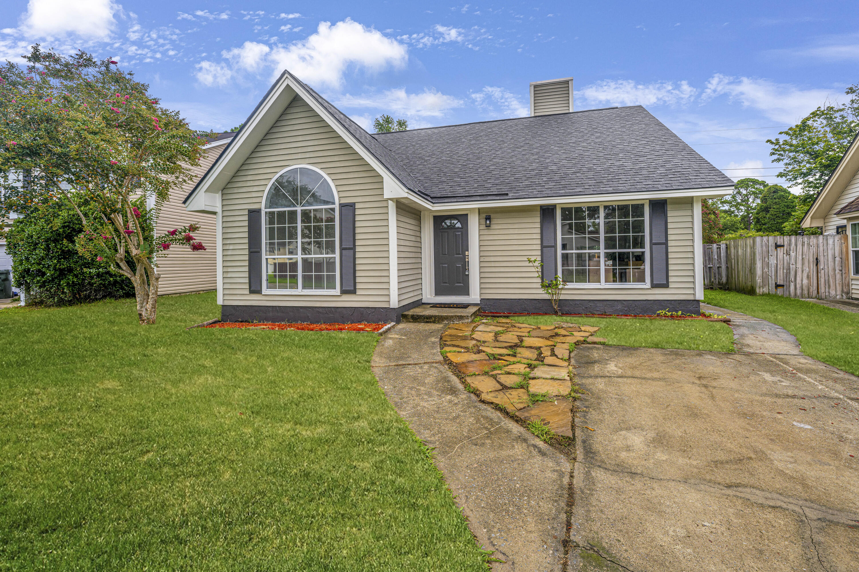 1052 Willowood Avenue