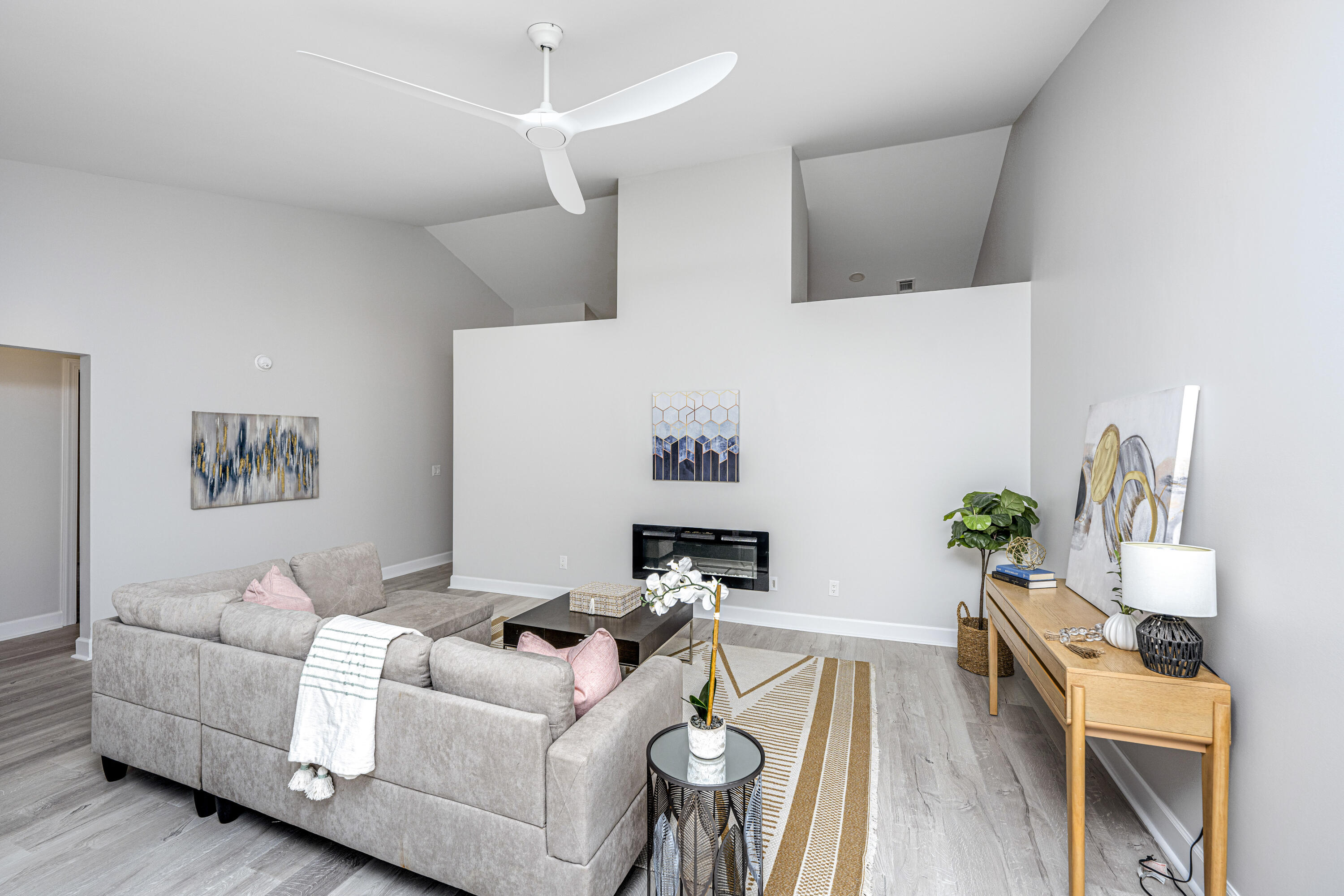 1052 Willowood Avenue