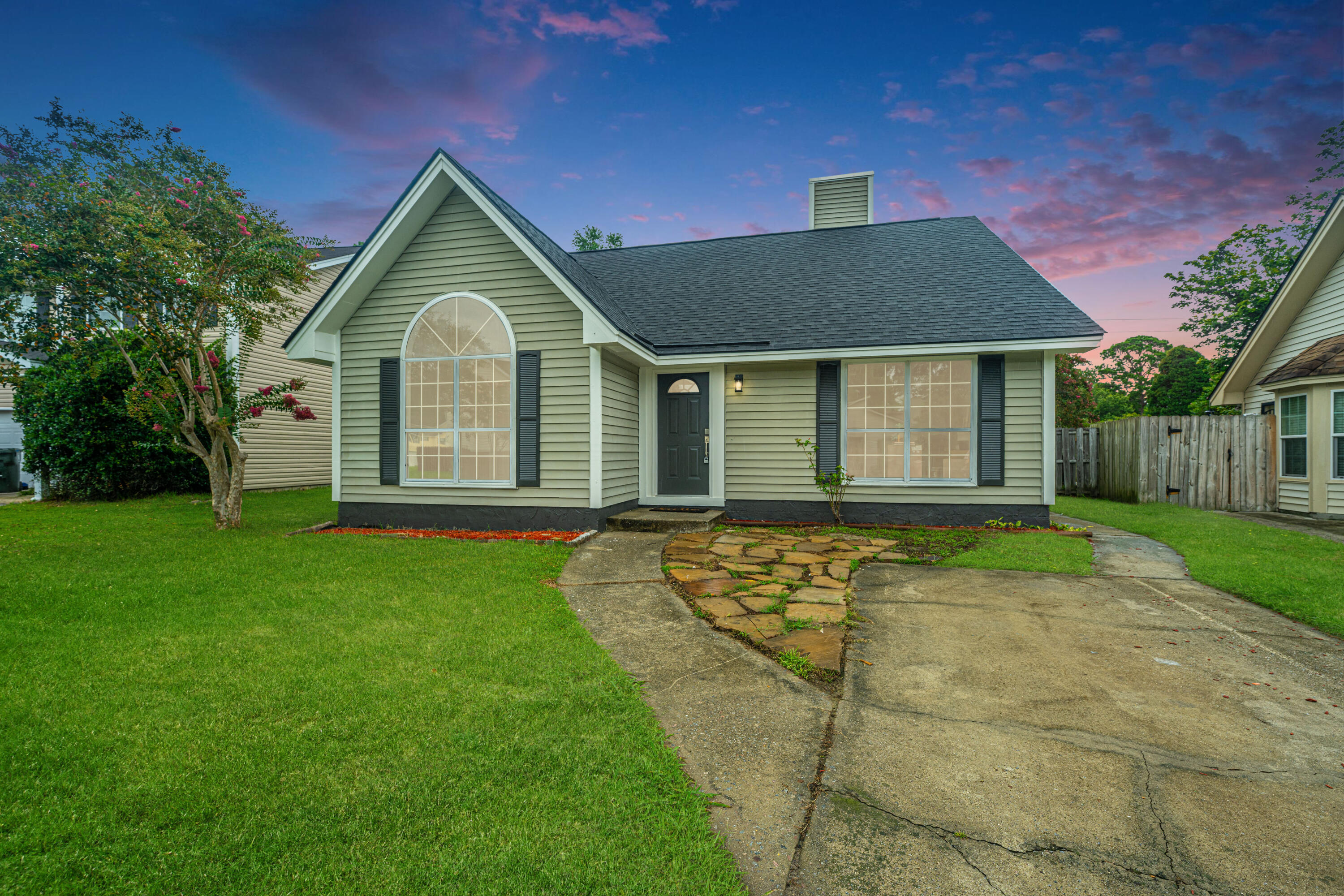 1052 Willowood Avenue