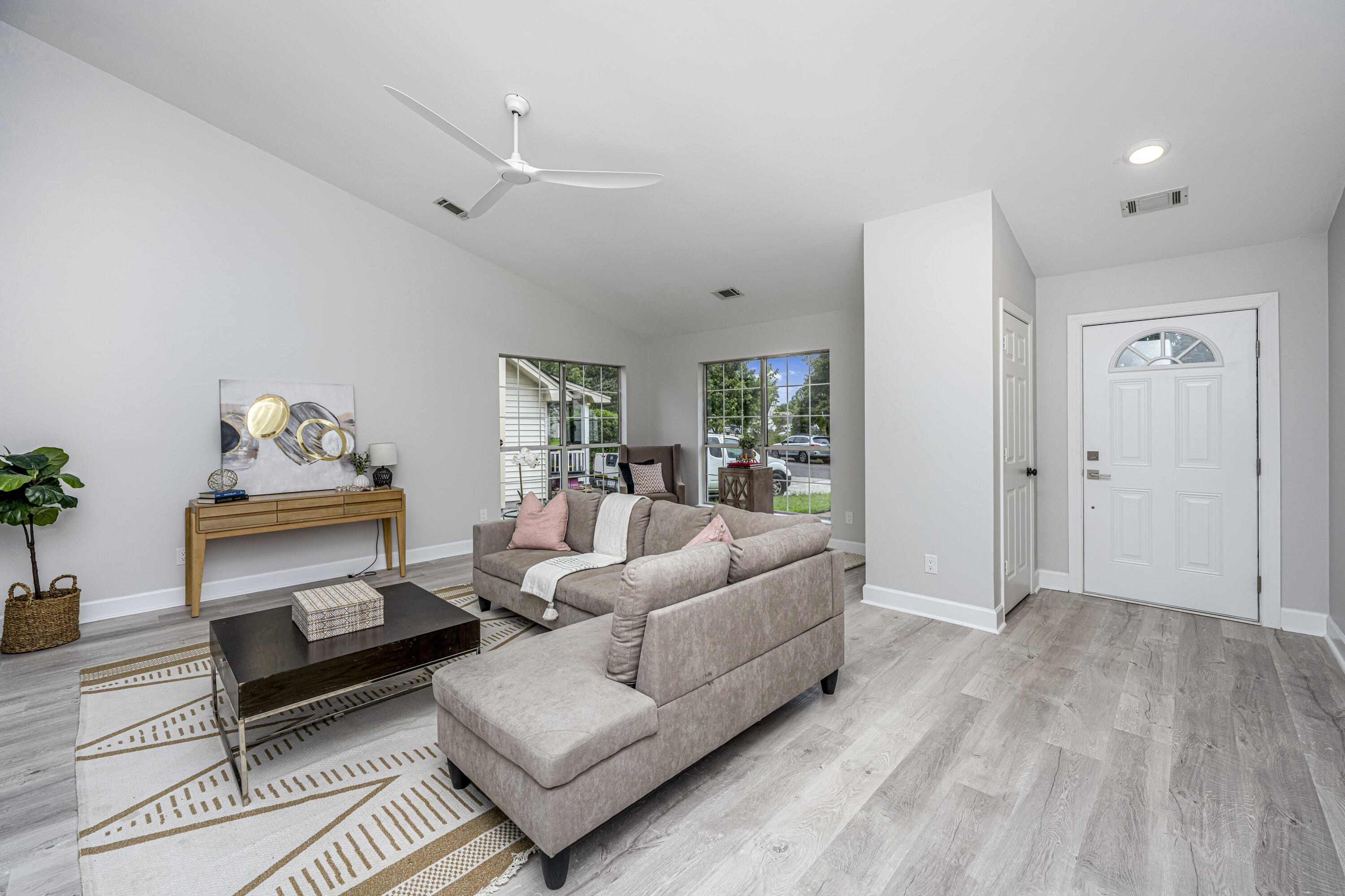 1052 Willowood Avenue