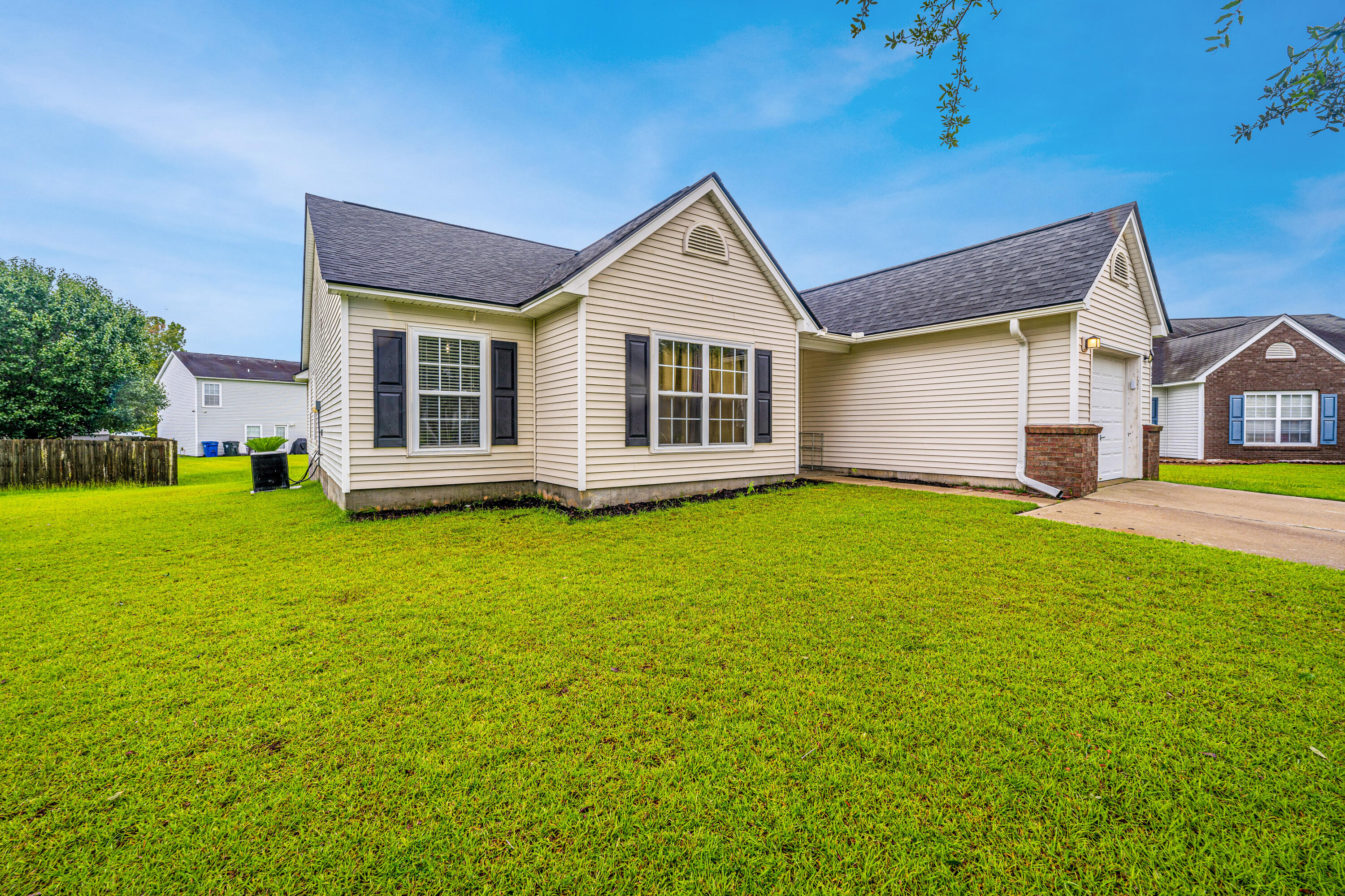 5035 Holdsworth Drive