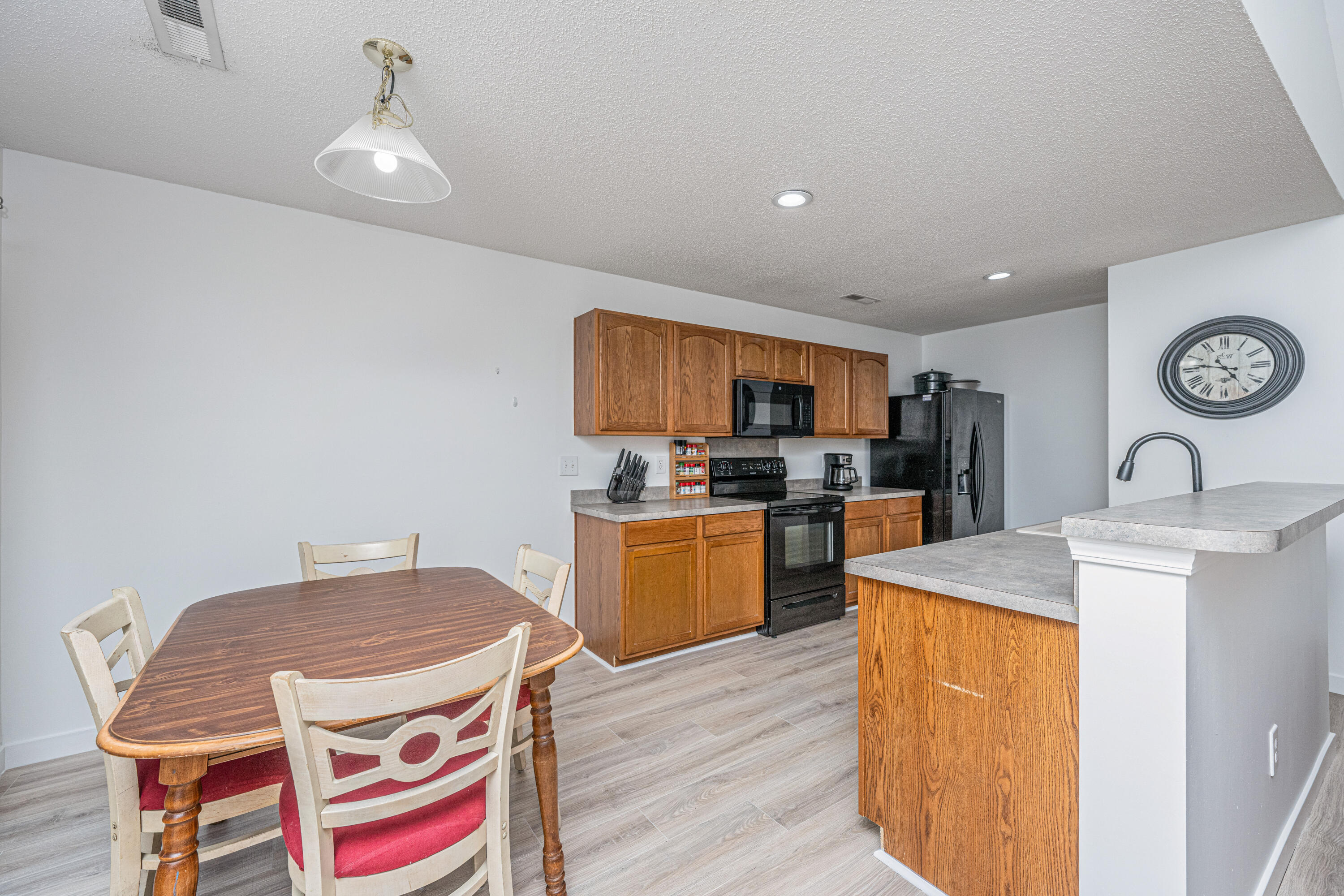 5035 Holdsworth Drive