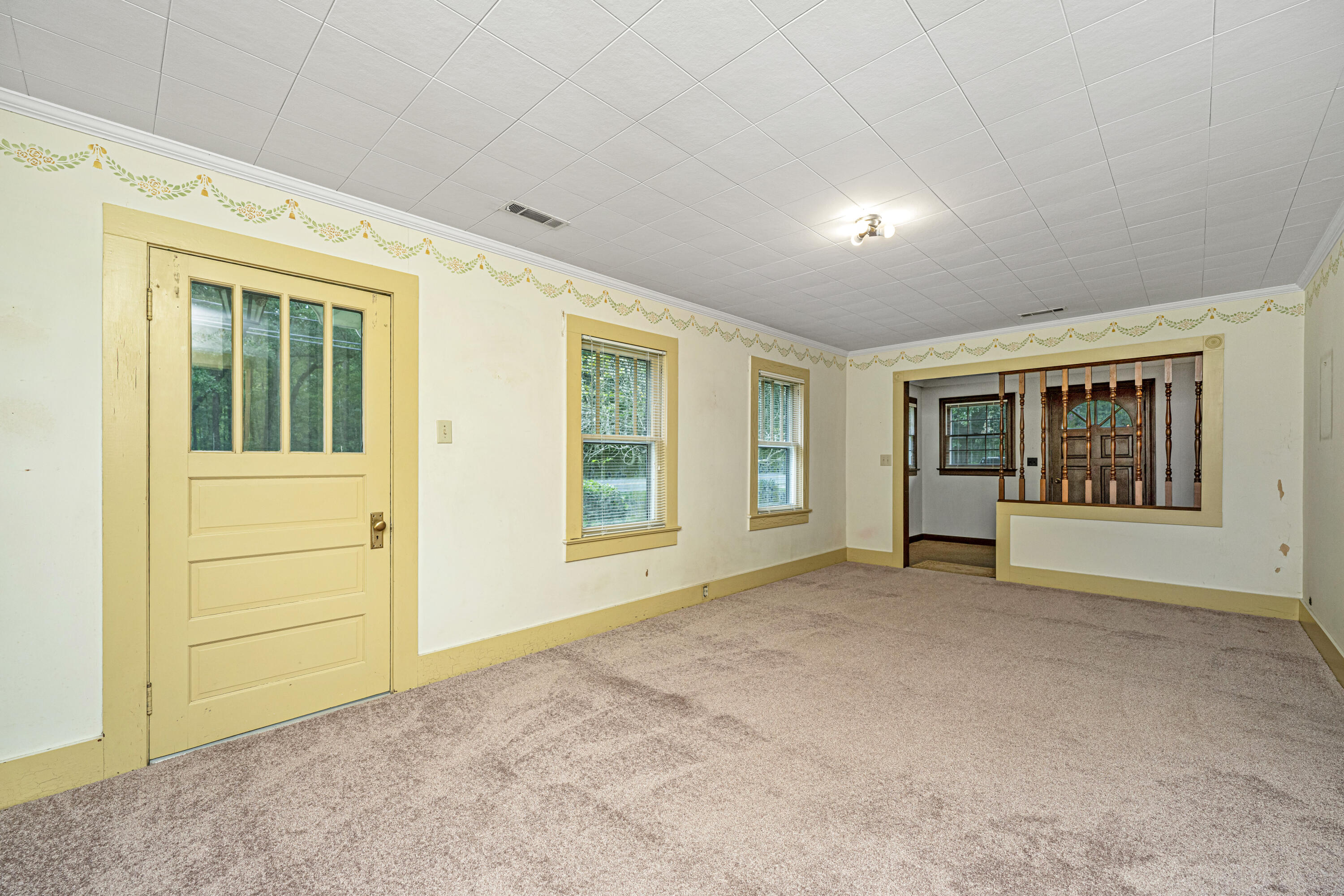 5718 Highway 165
