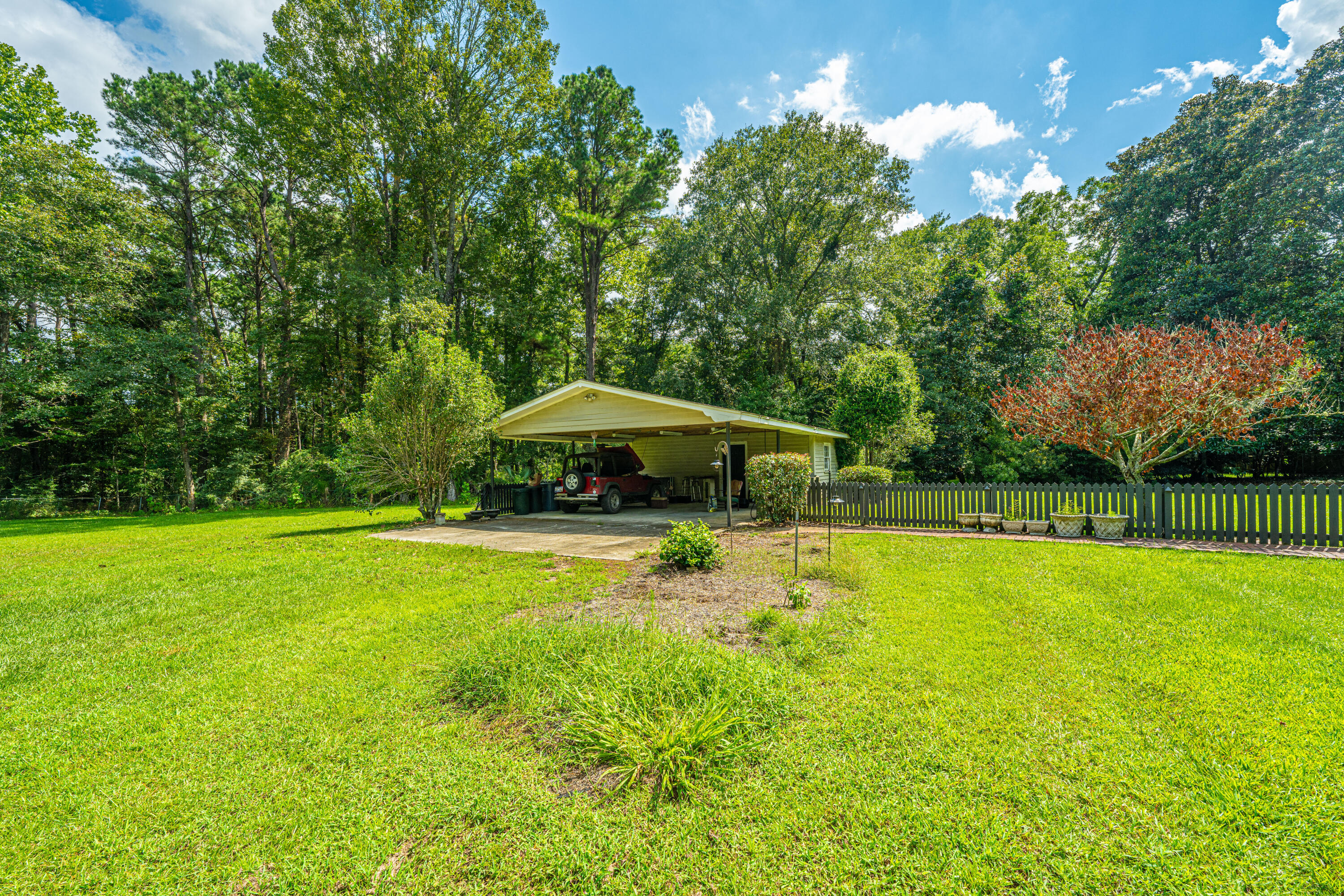 5718 Highway 165