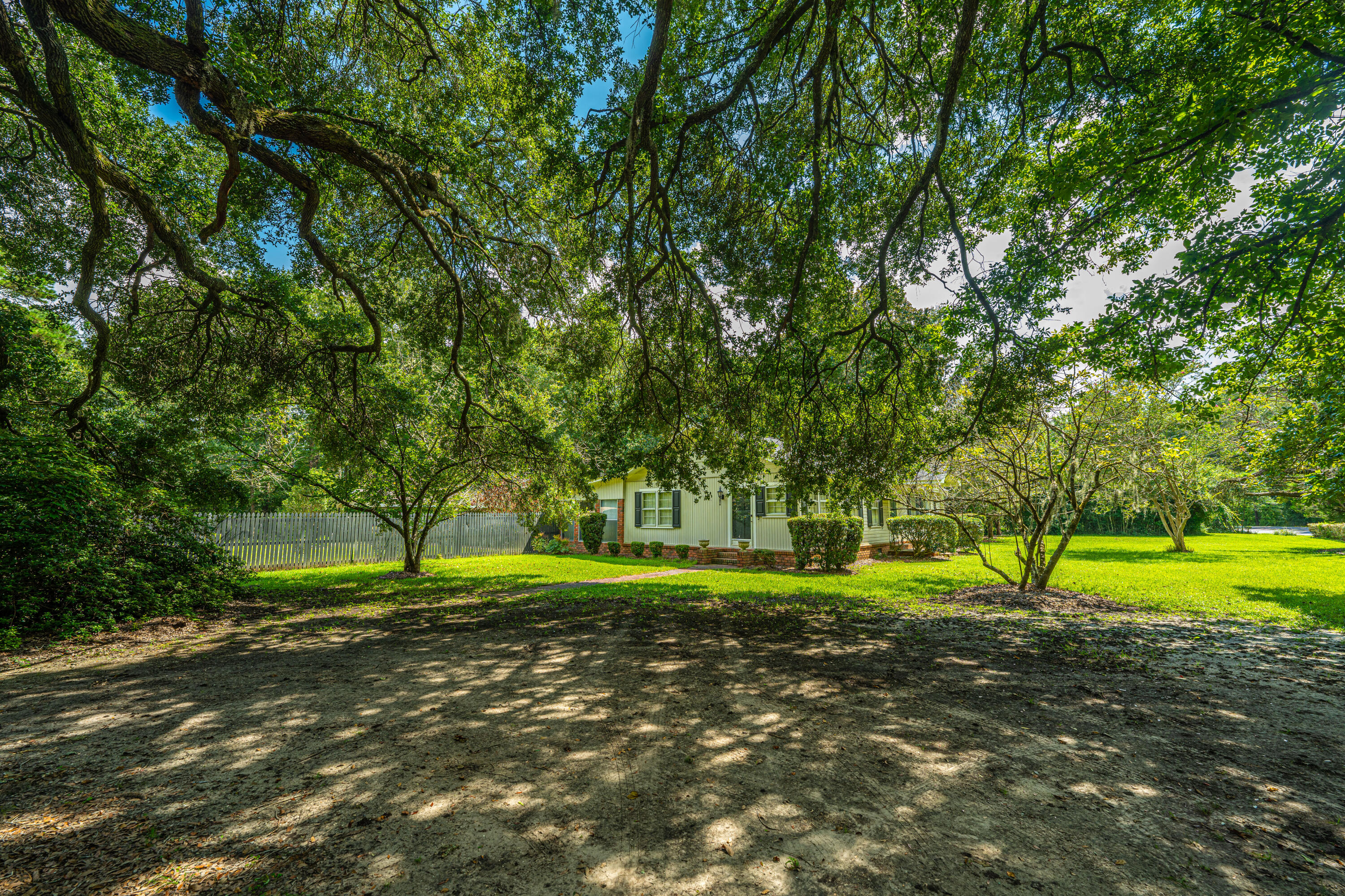 5718 Highway 165