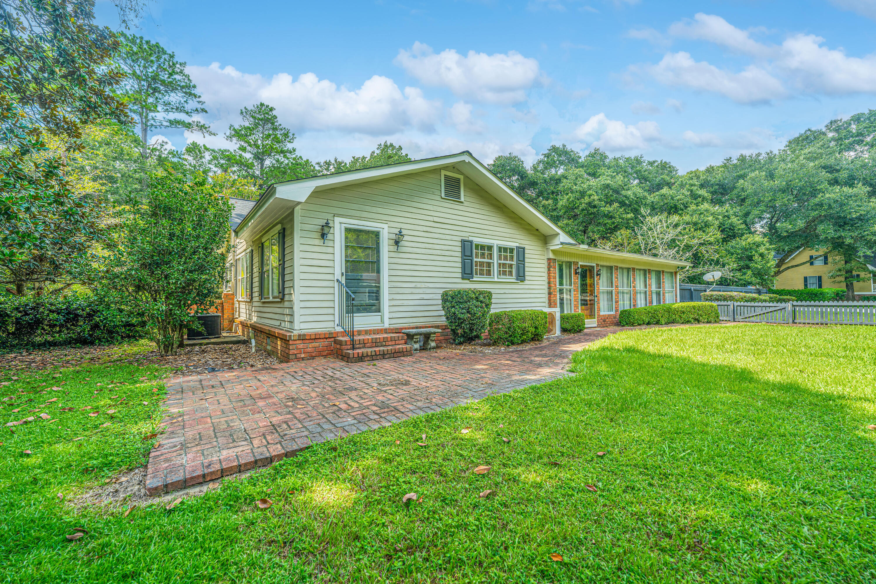 5718 Highway 165