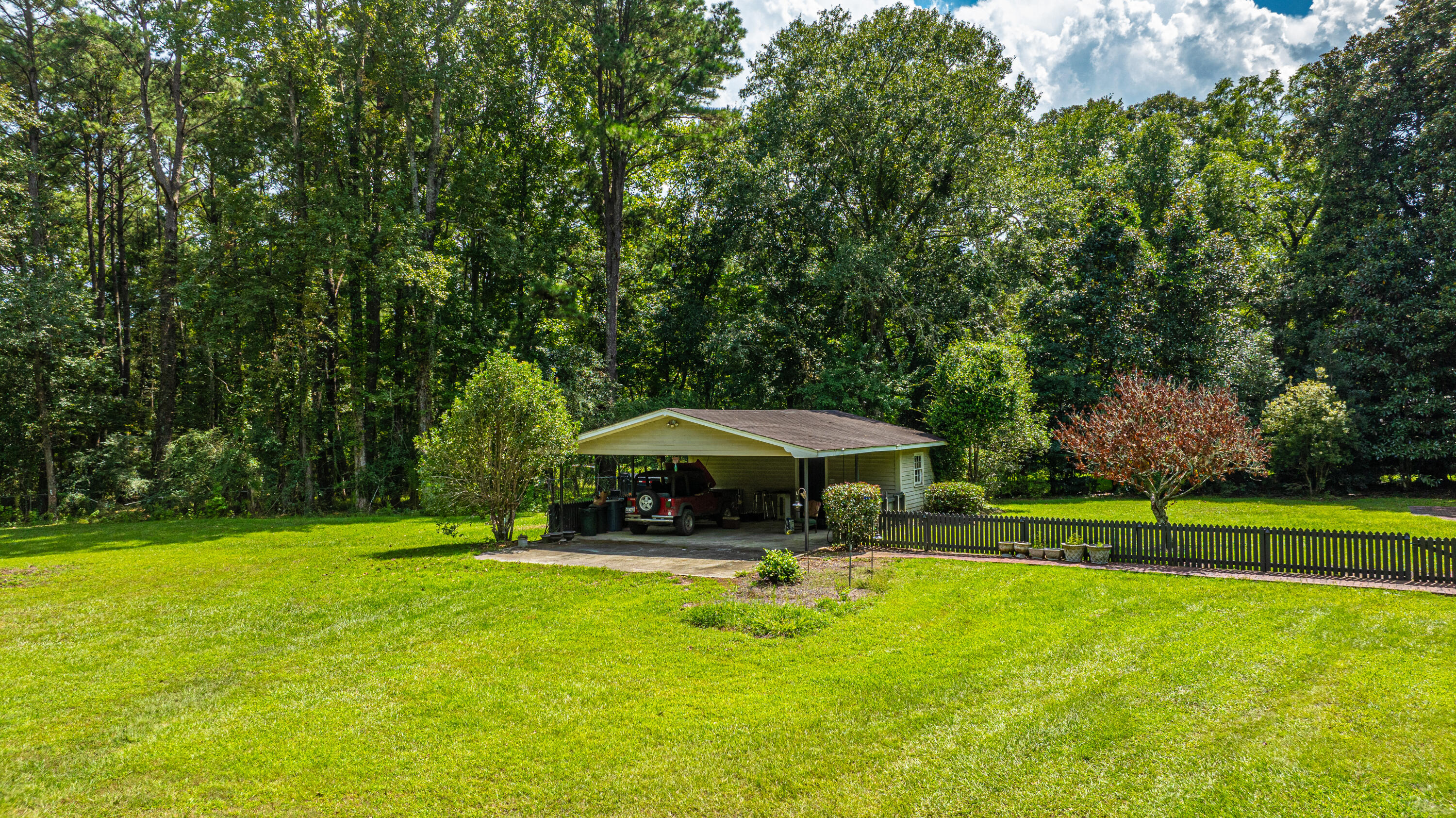 5718 Highway 165