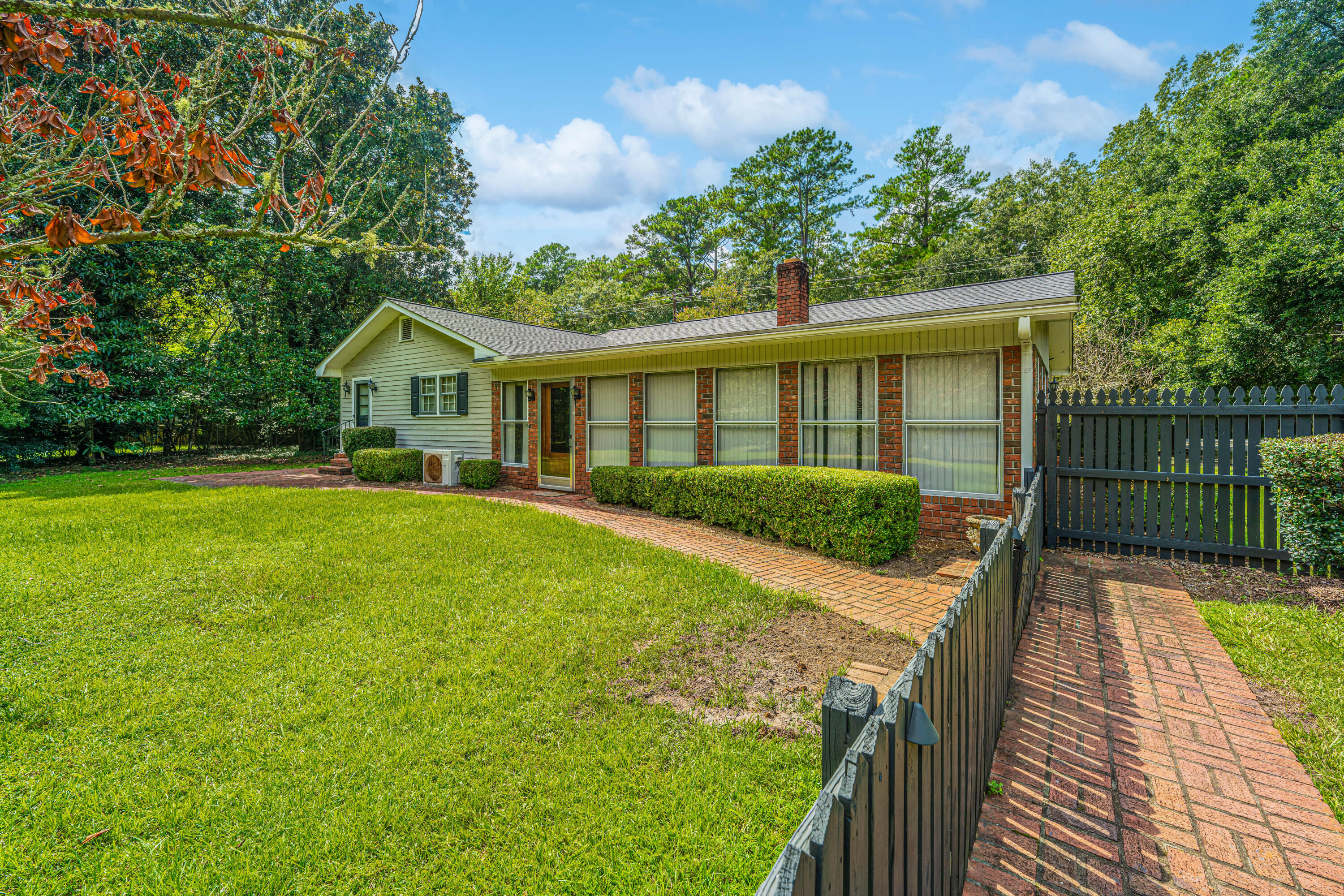5718 Highway 165