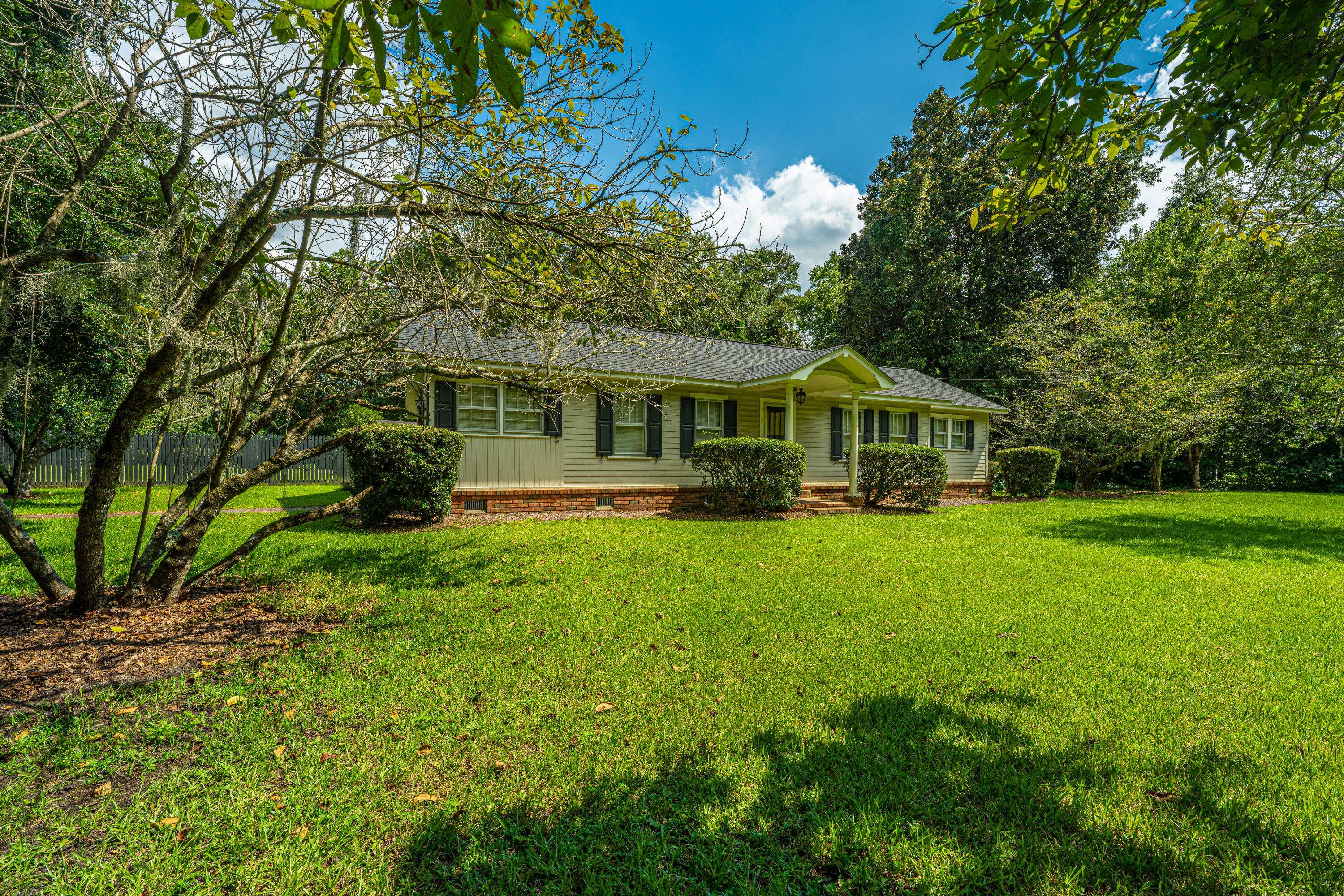 5718 Highway 165