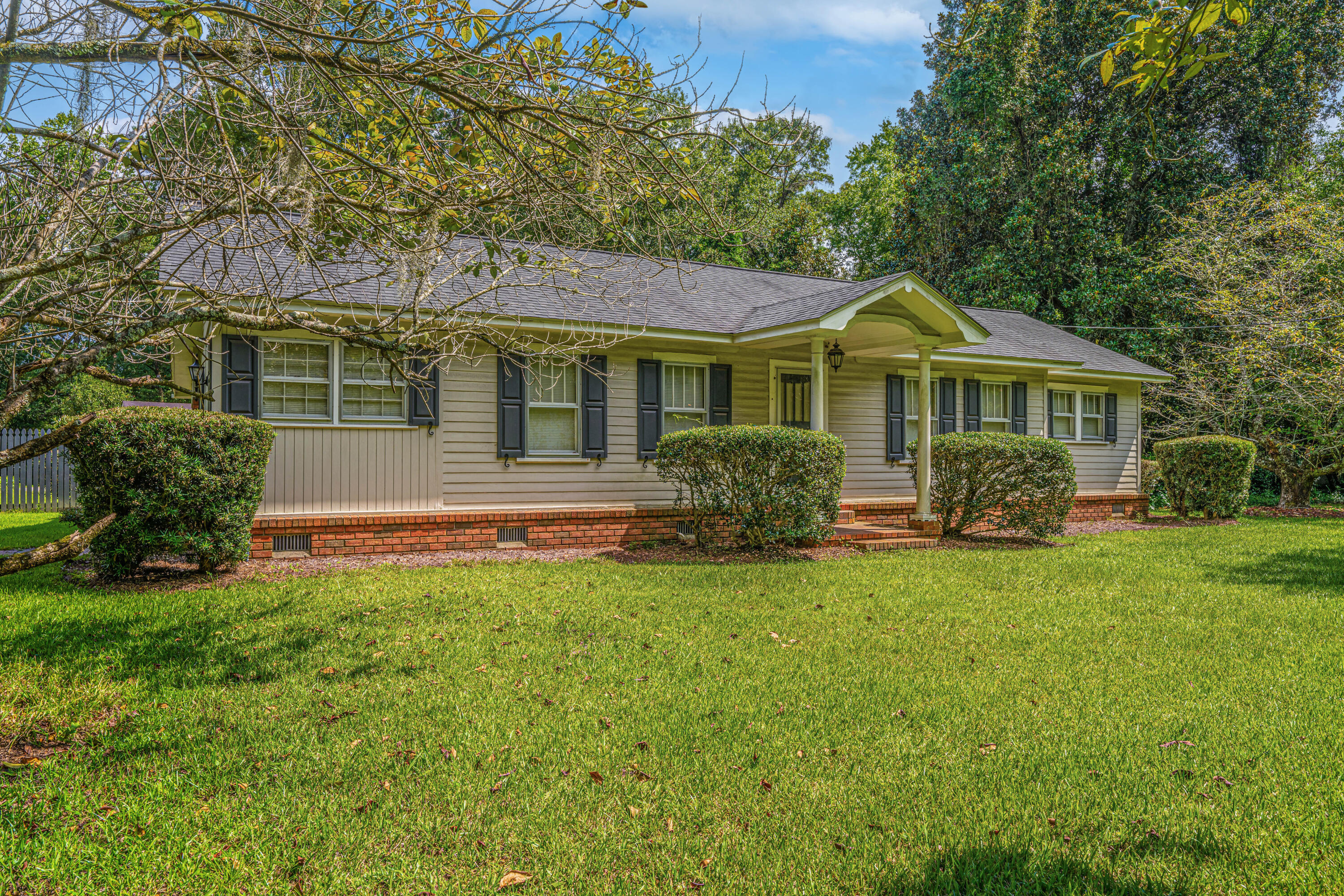 5718 Highway 165