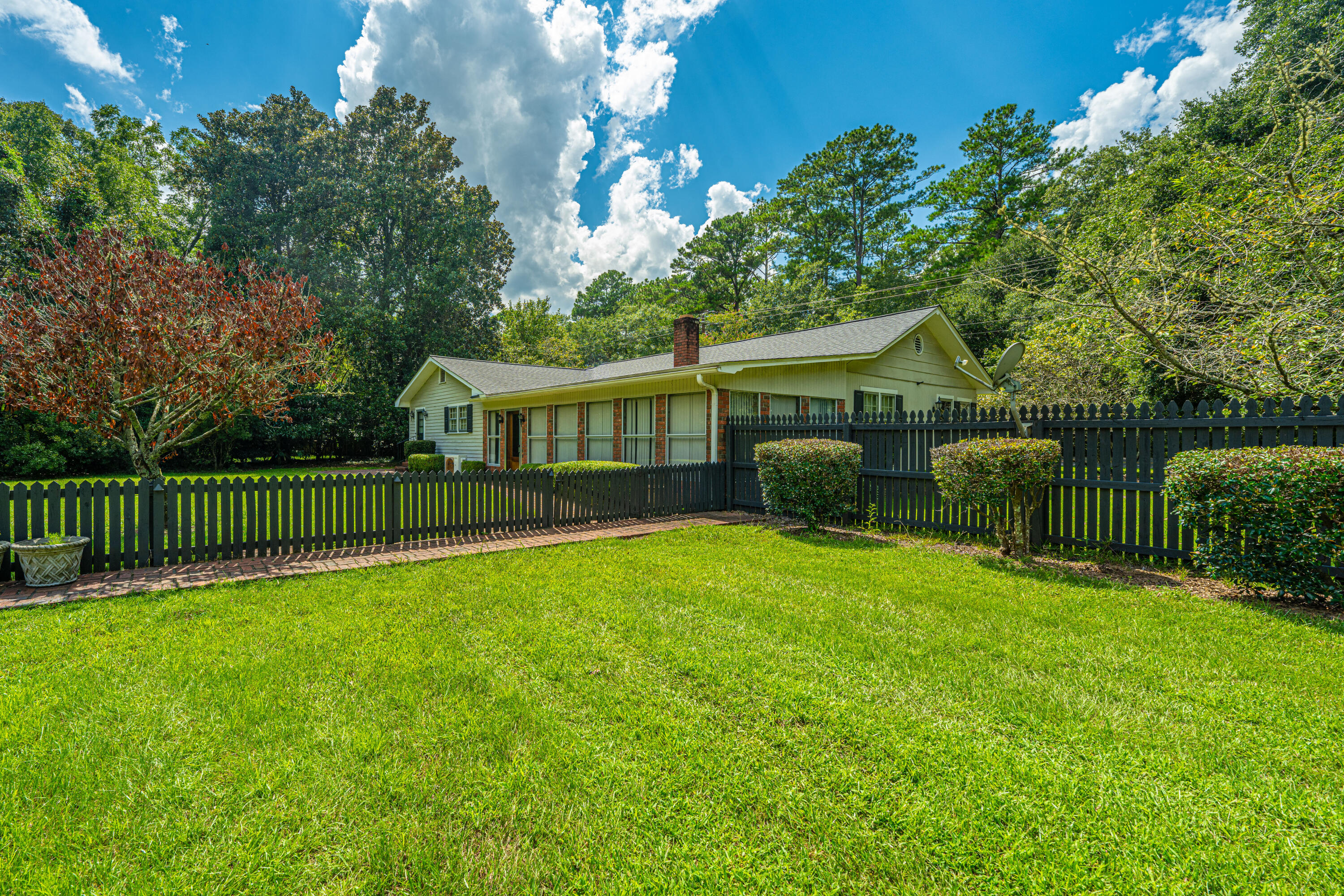 5718 Highway 165
