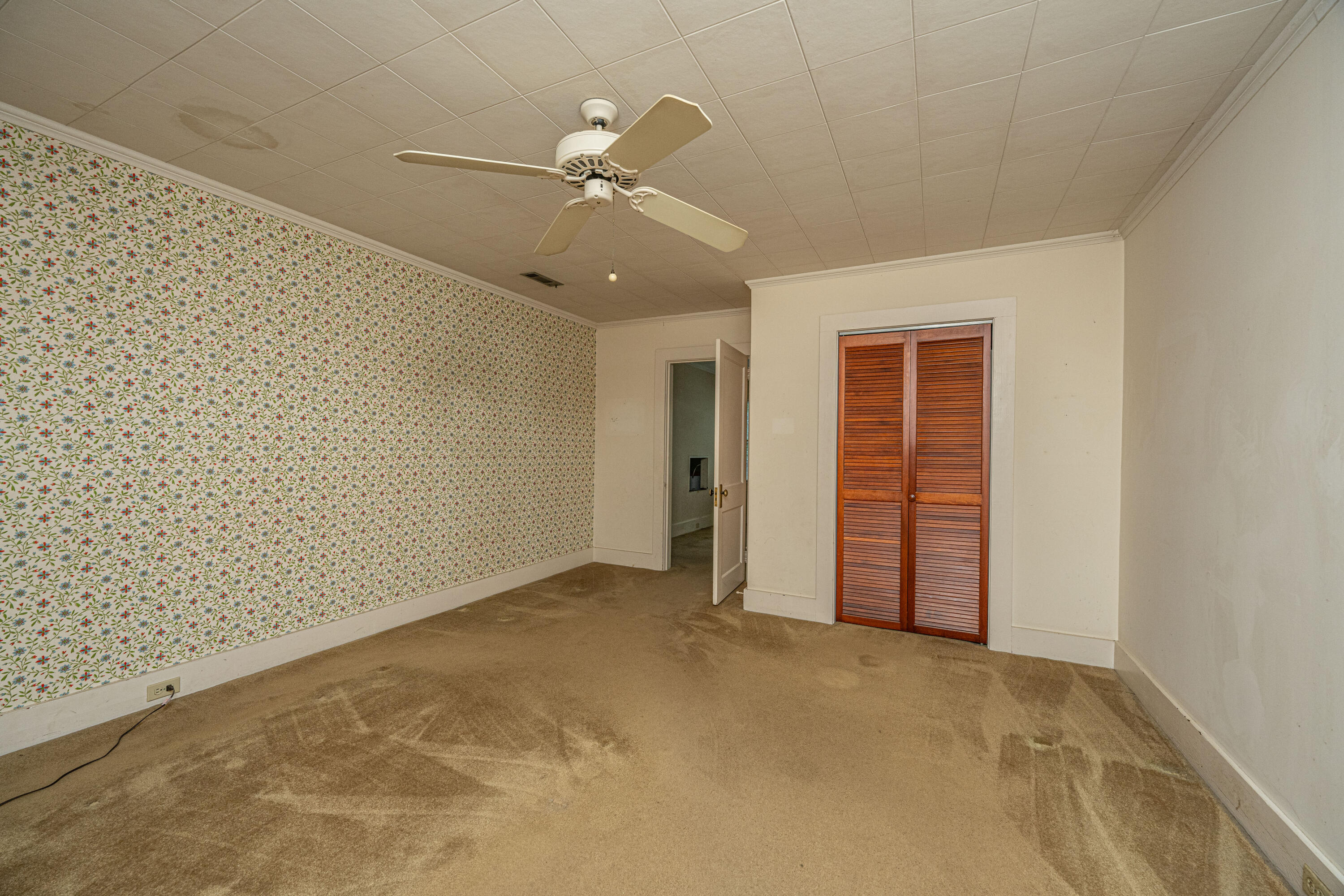 5718 Highway 165
