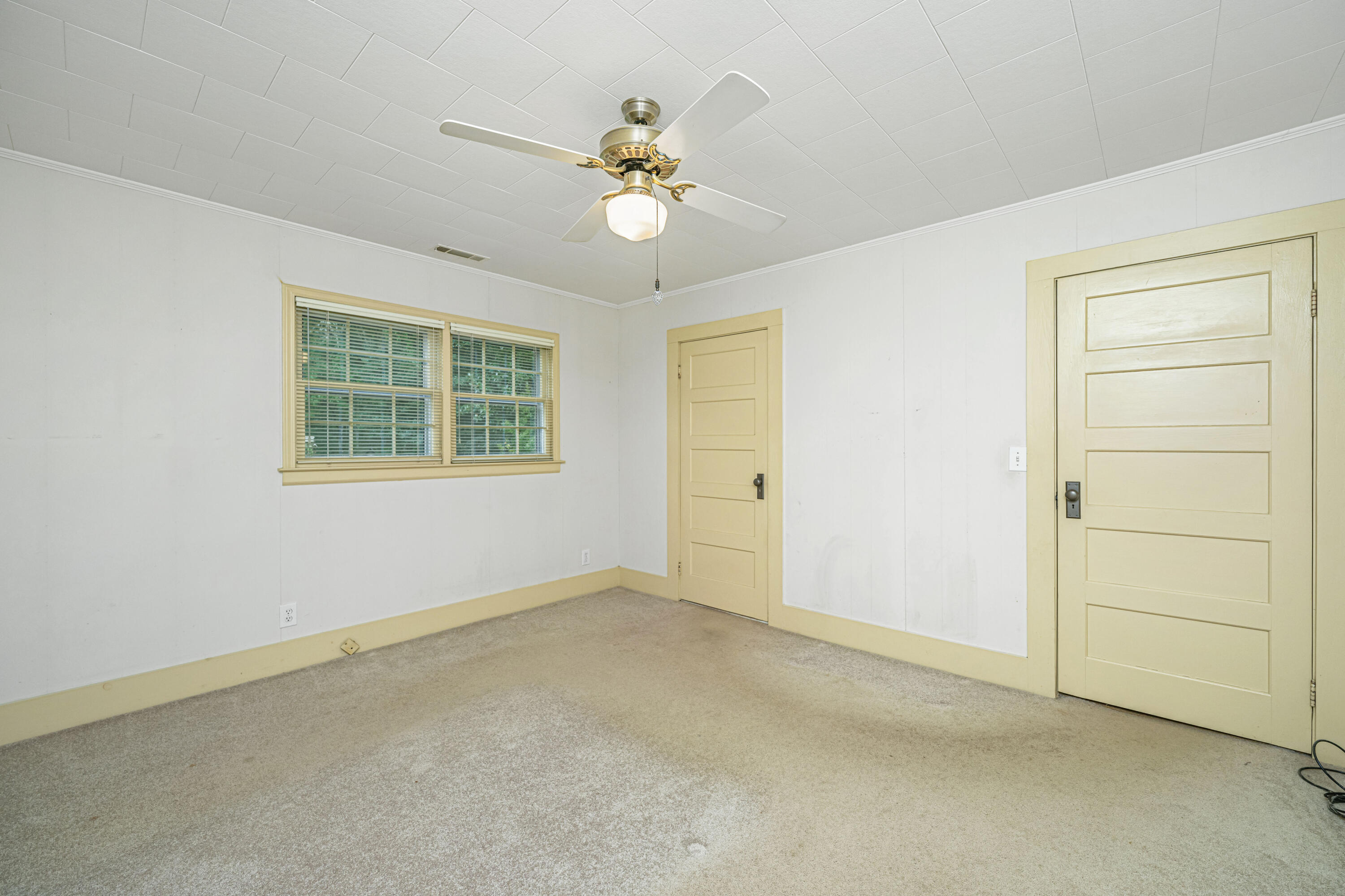5718 Highway 165