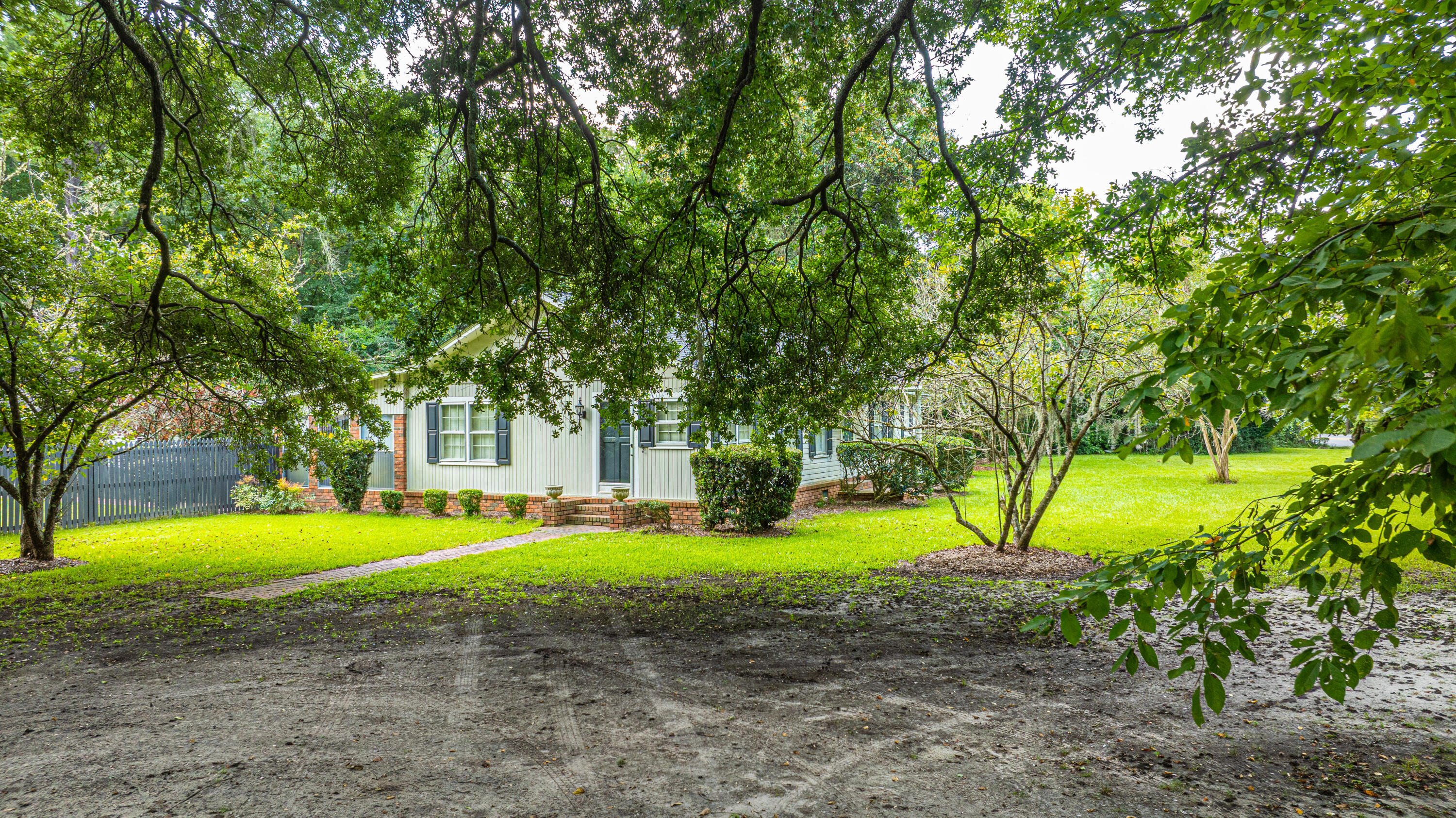 5718 Highway 165