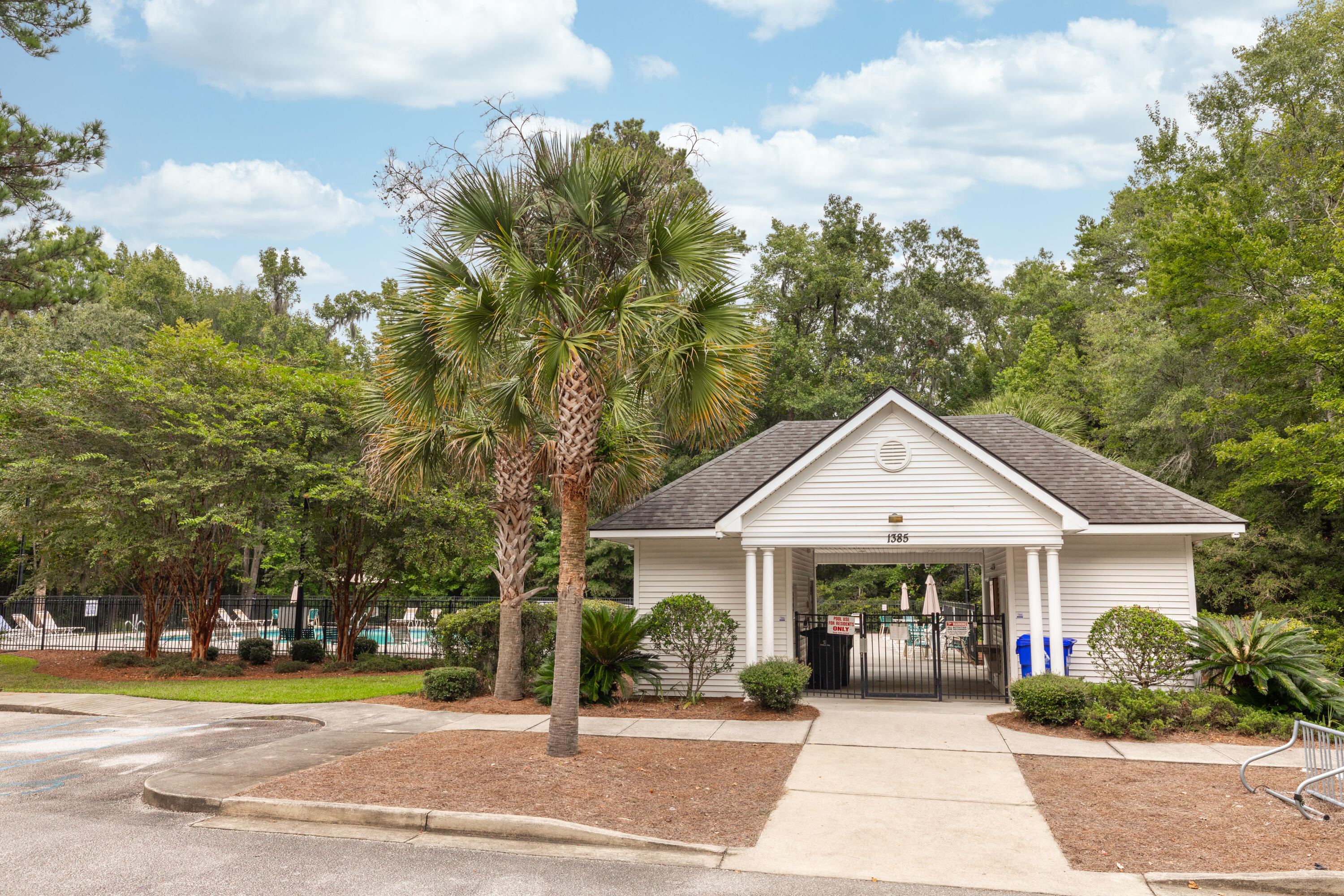 417 Sycamore Shade Street