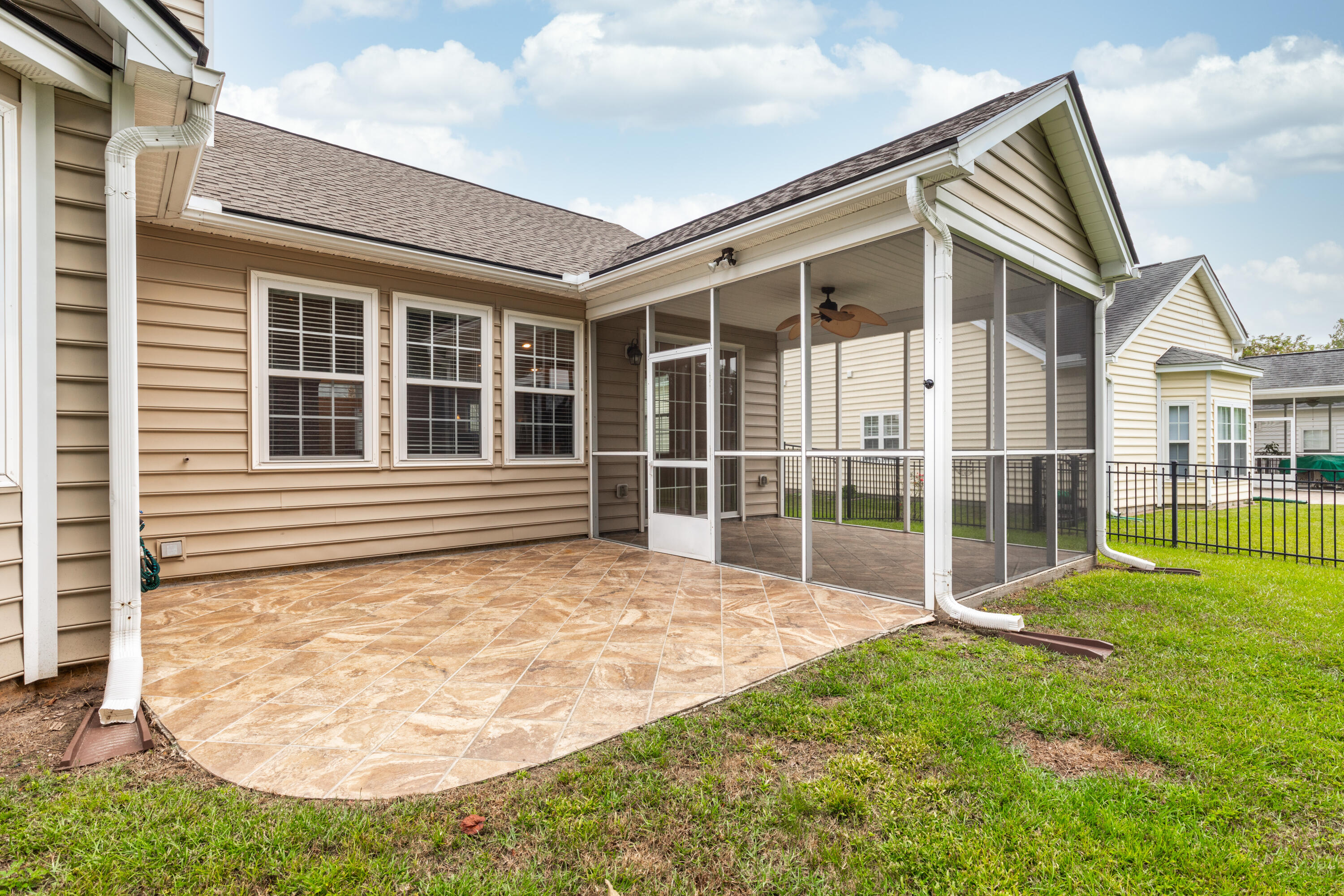 417 Sycamore Shade Street