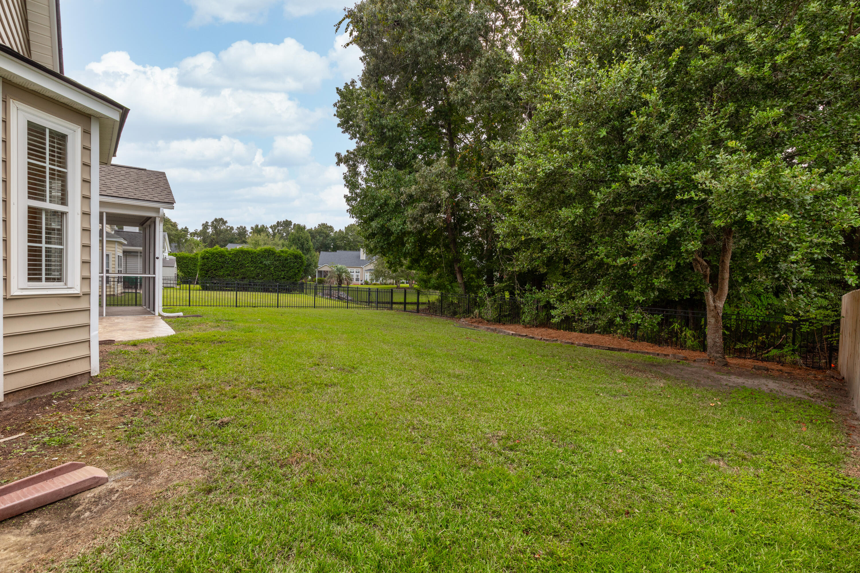 417 Sycamore Shade Street