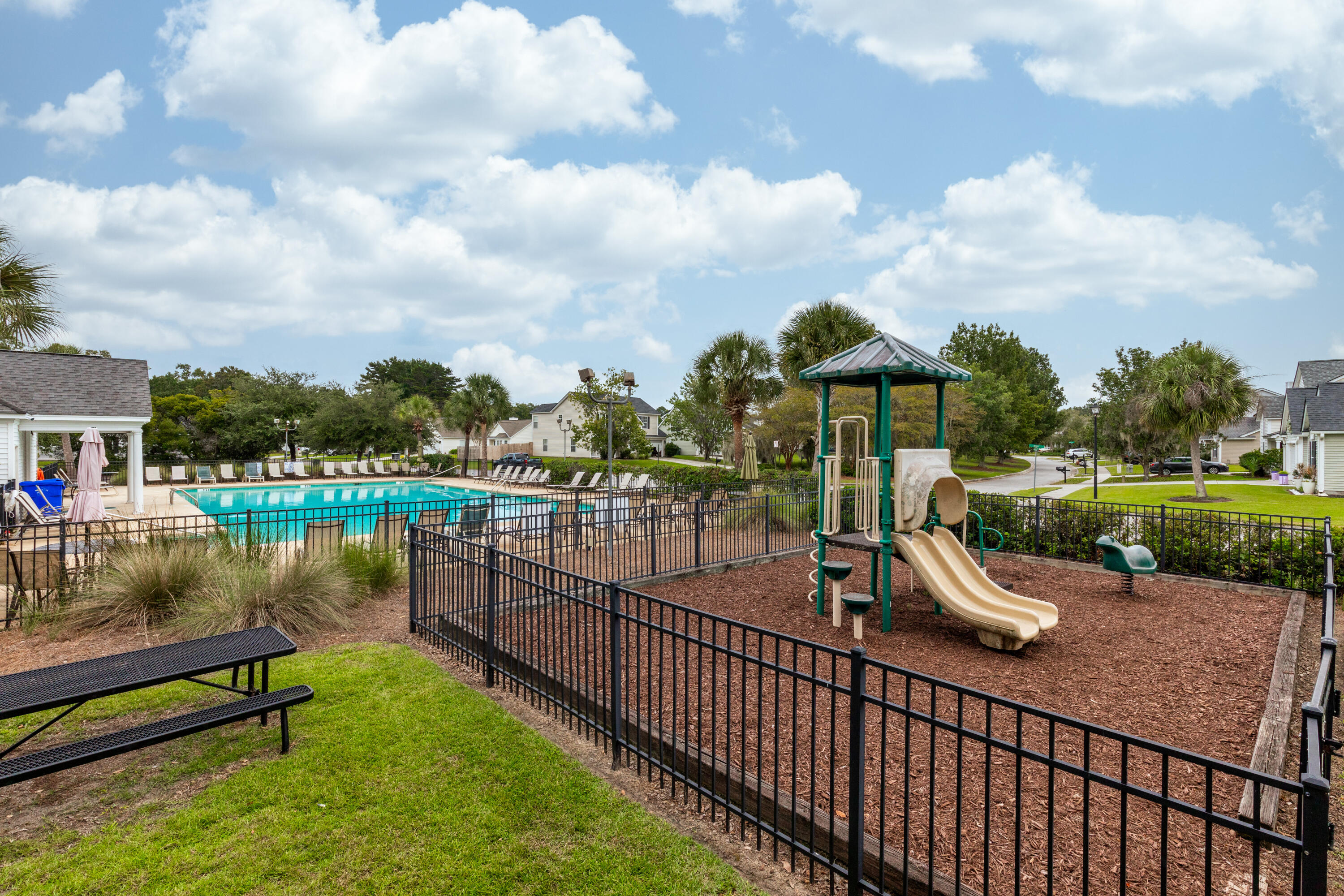 417 Sycamore Shade Street