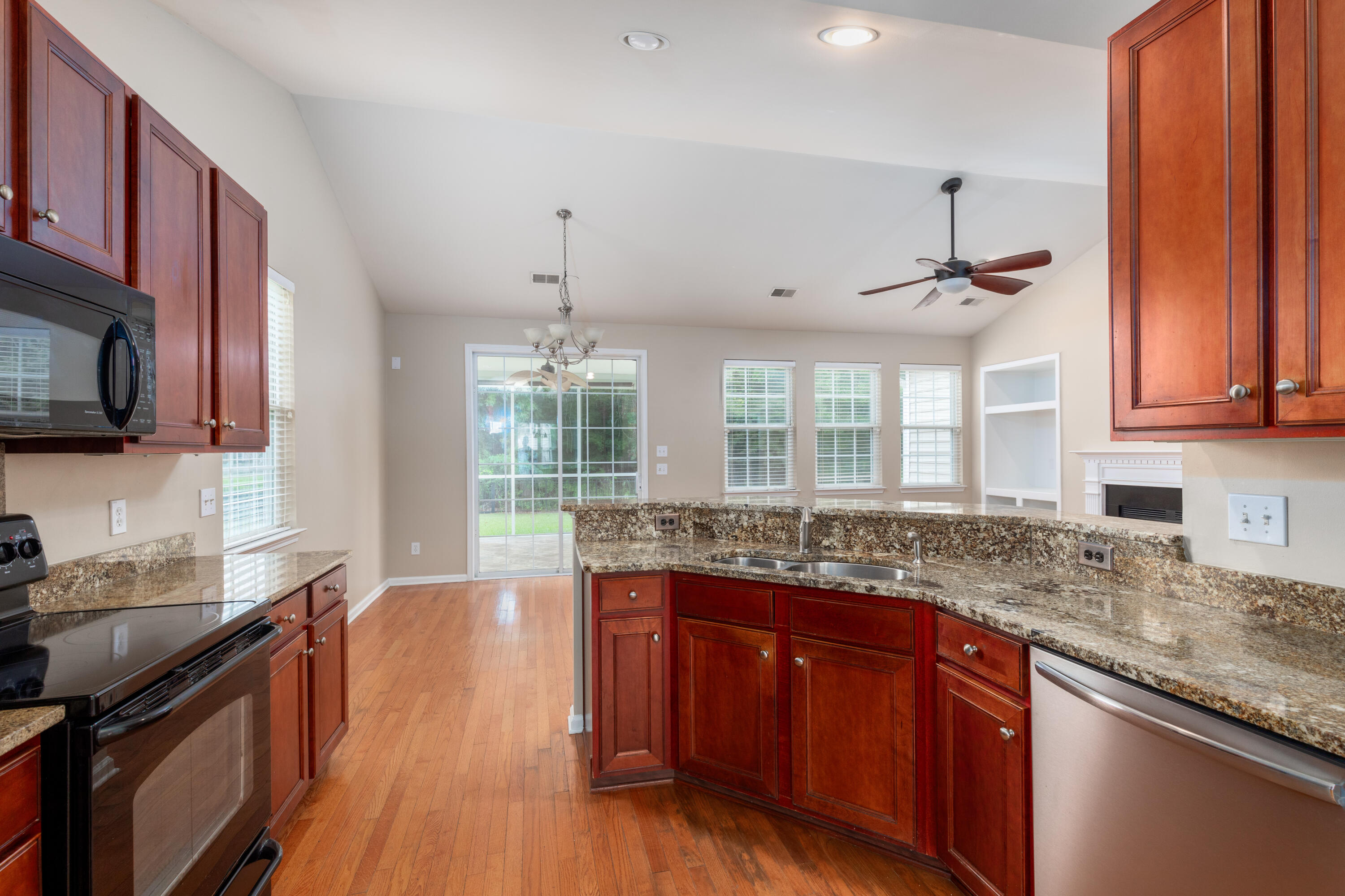 417 Sycamore Shade Street