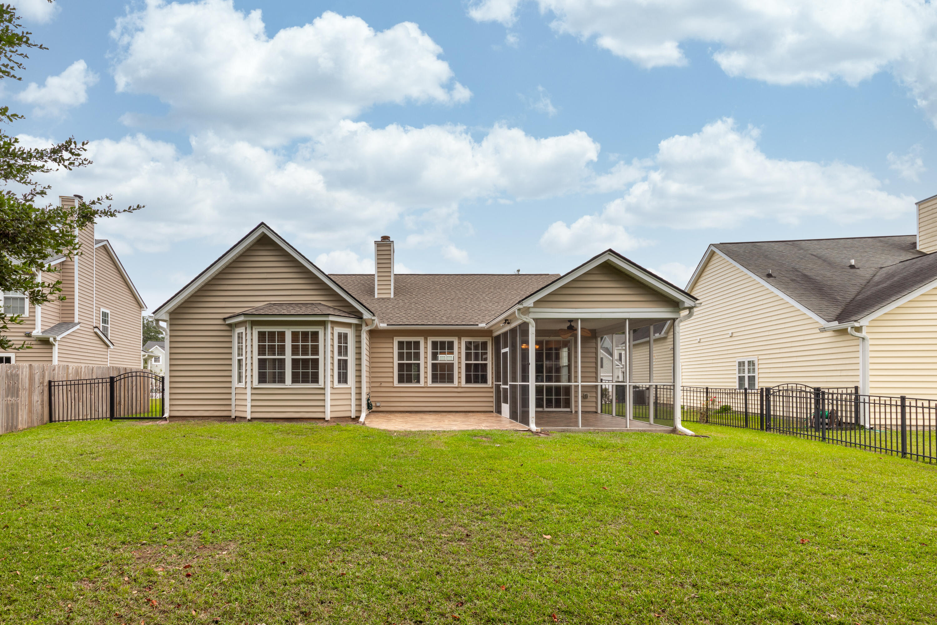 417 Sycamore Shade Street