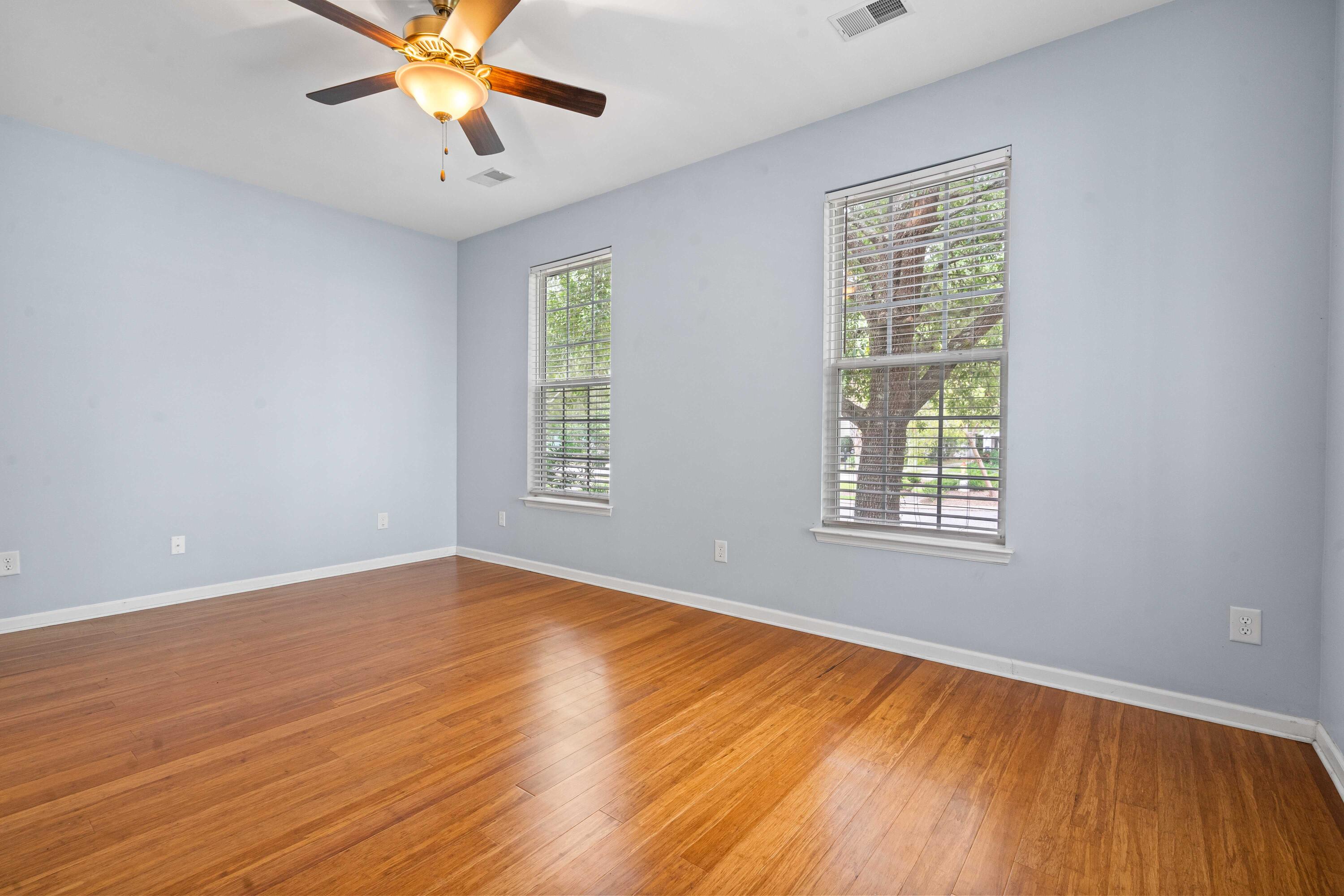 2906 Split Hickory Court