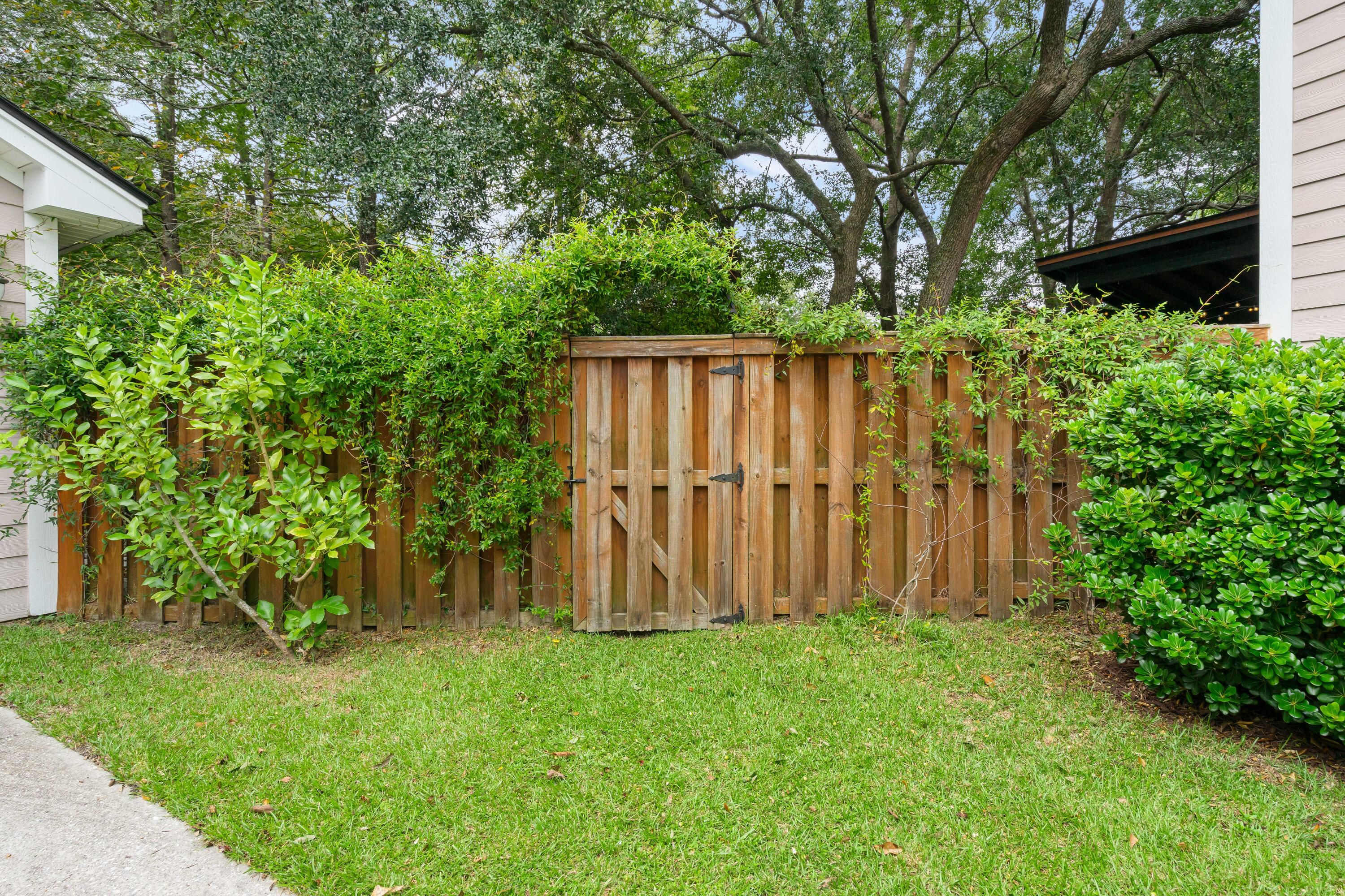 2906 Split Hickory Court