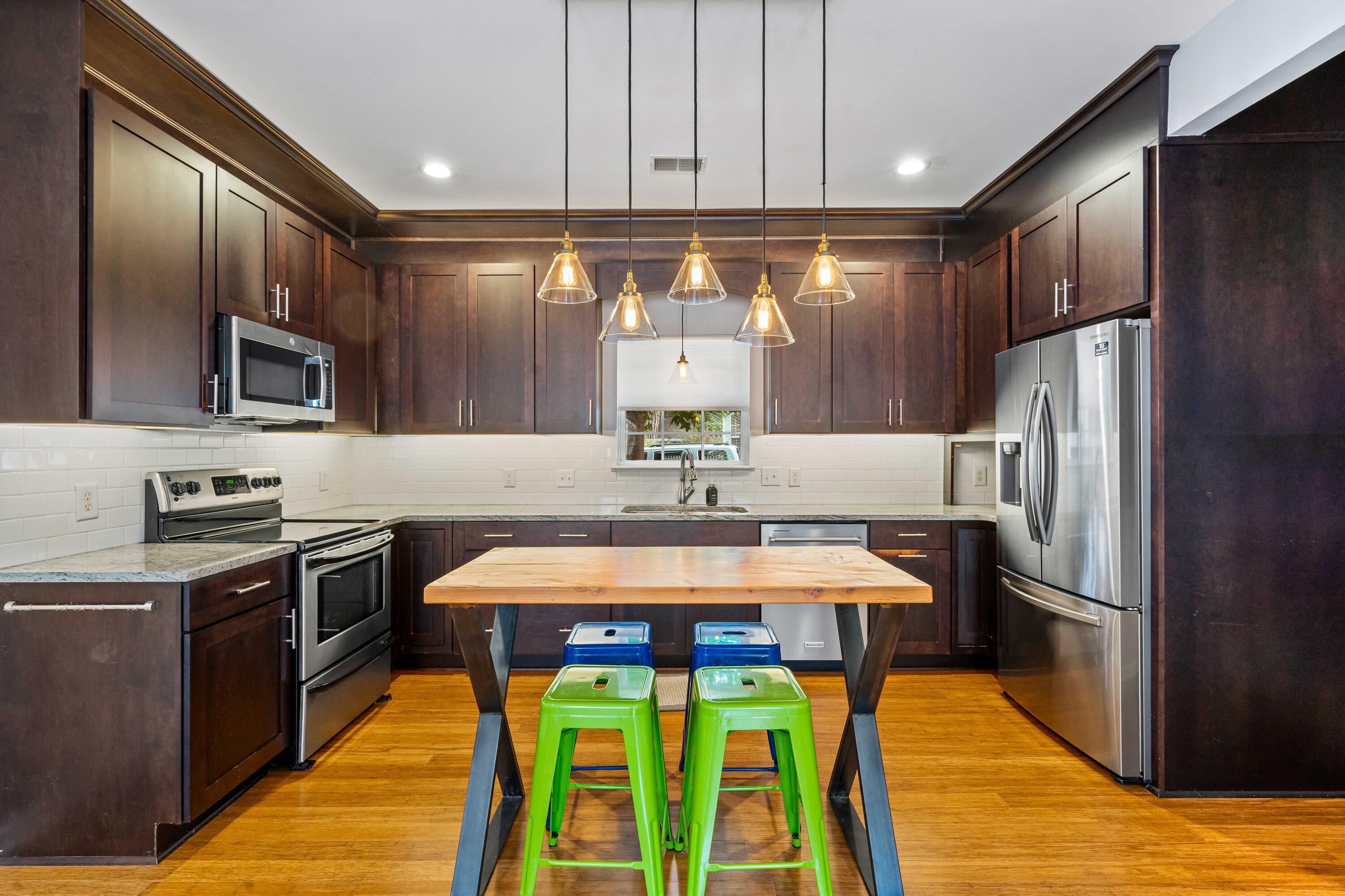 2906 Split Hickory Court