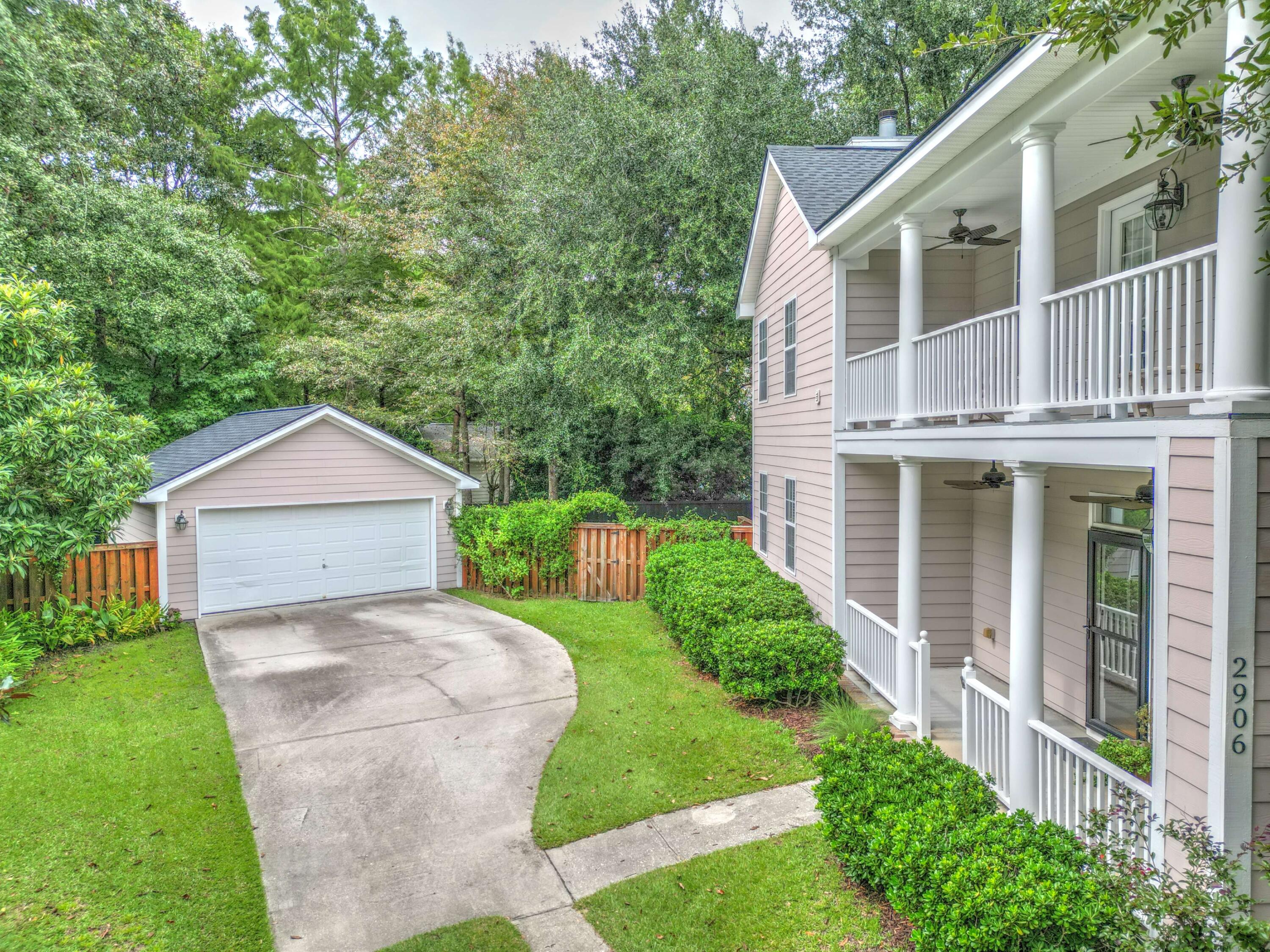 2906 Split Hickory Court