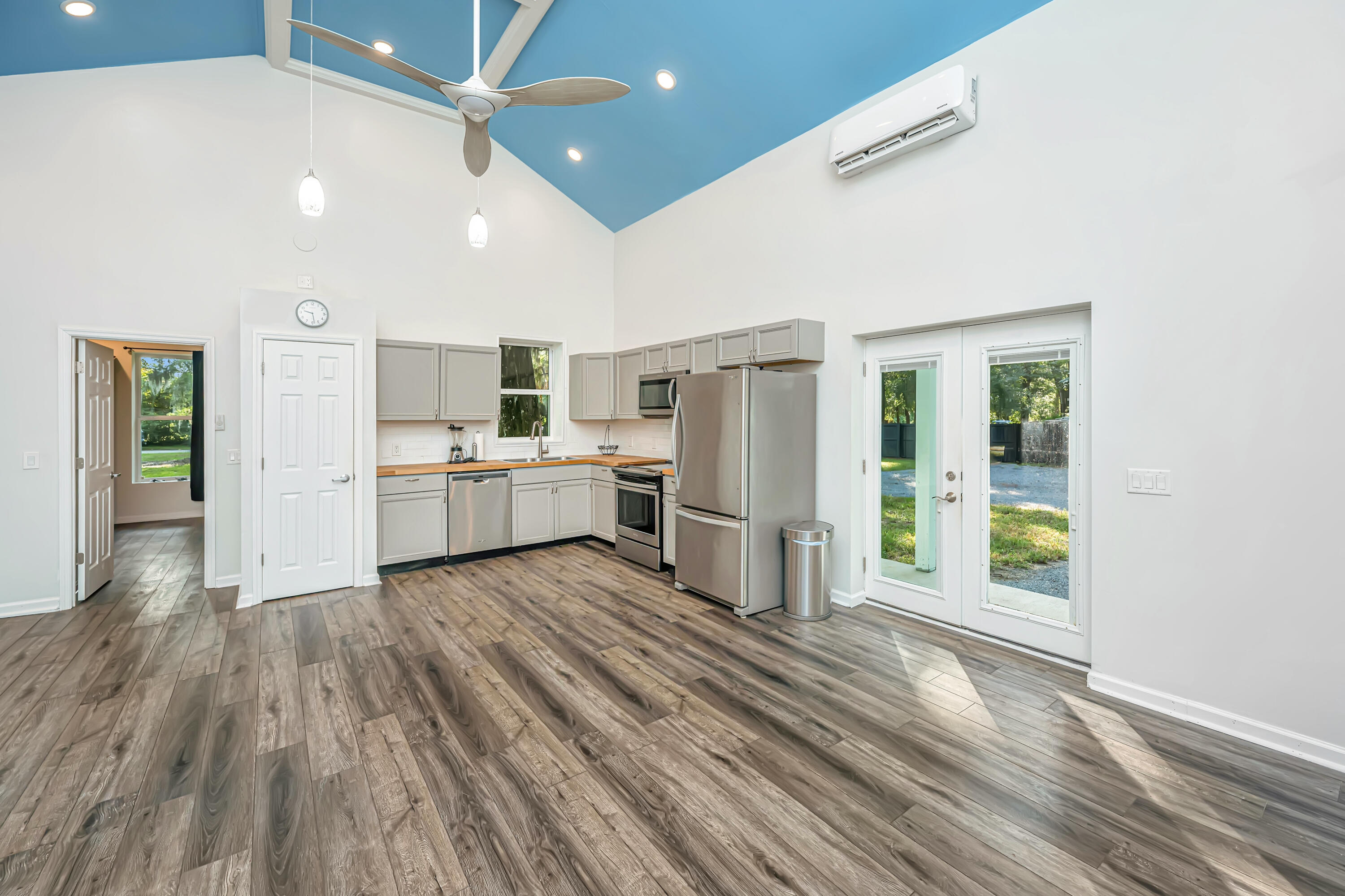 5233 Maybank Highway