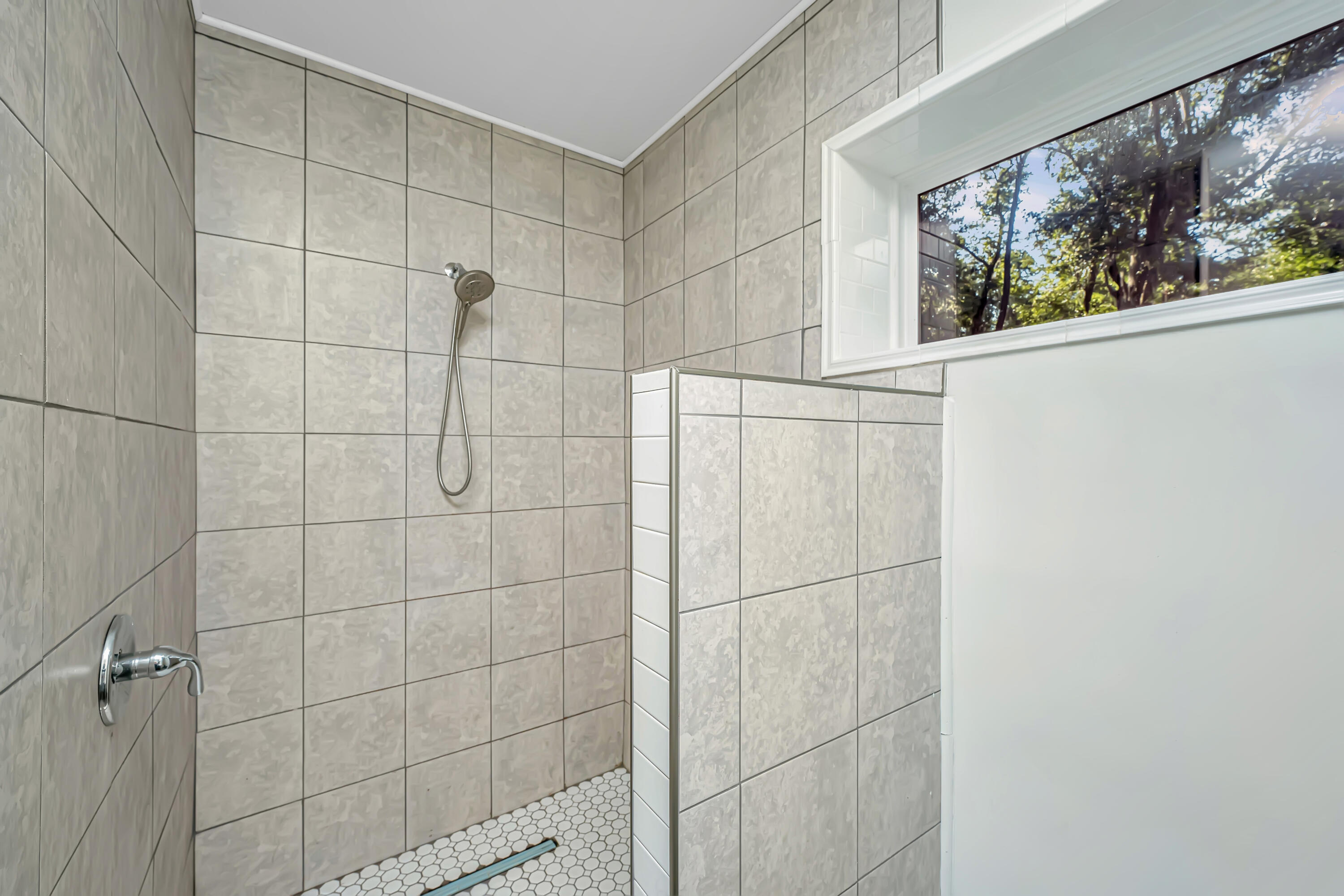 5233 Maybank Highway