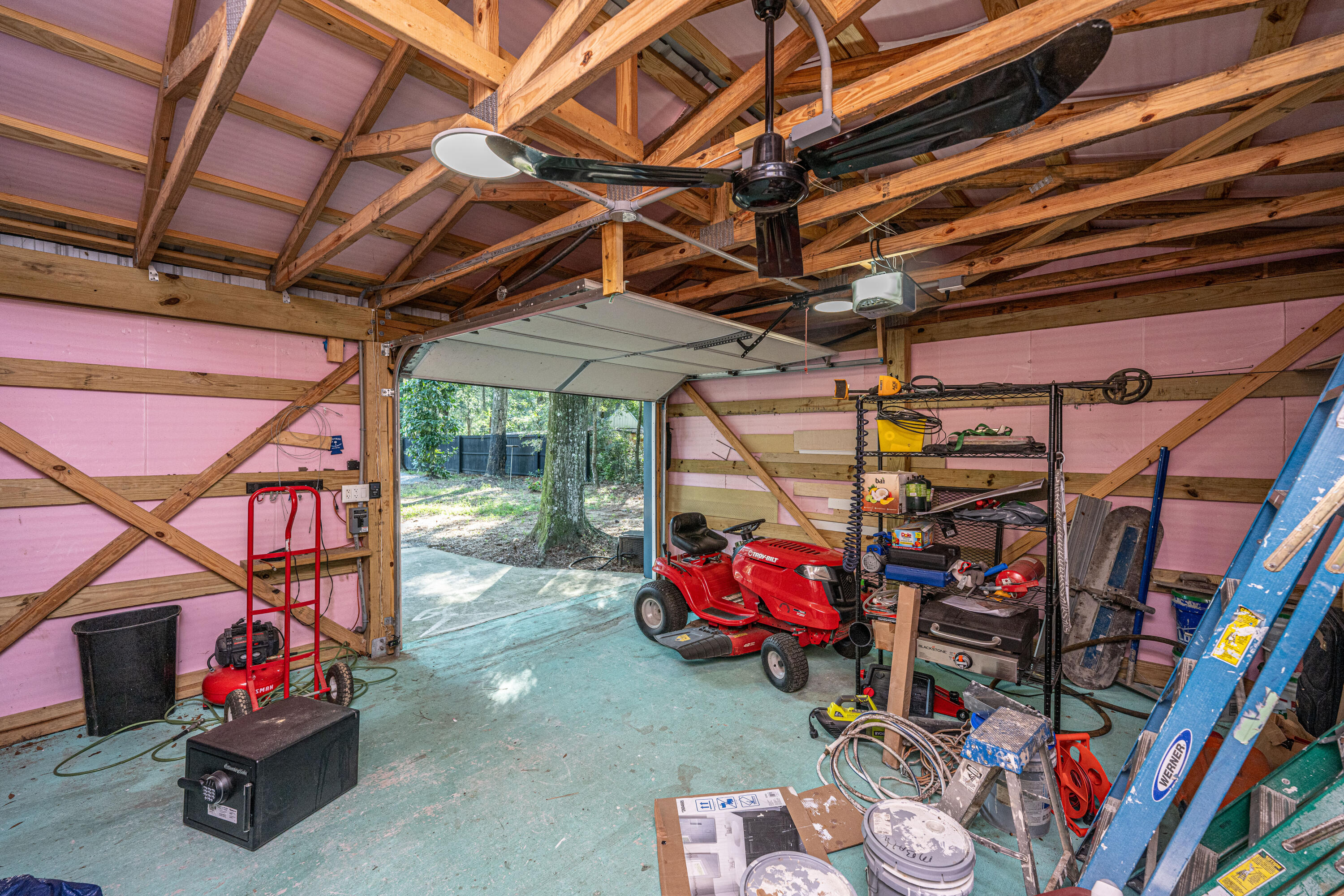 5233 Maybank Highway