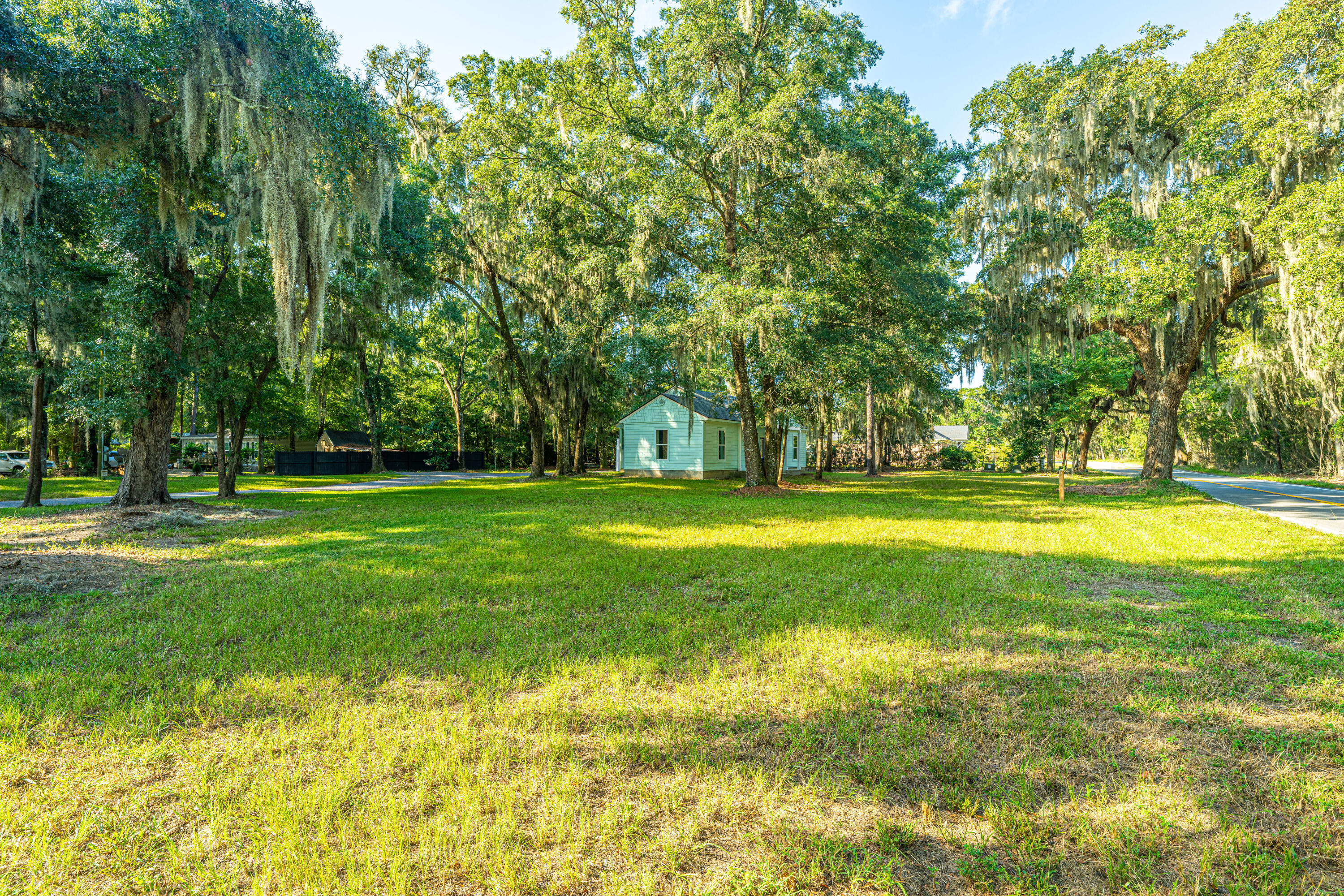 5233 Maybank Highway