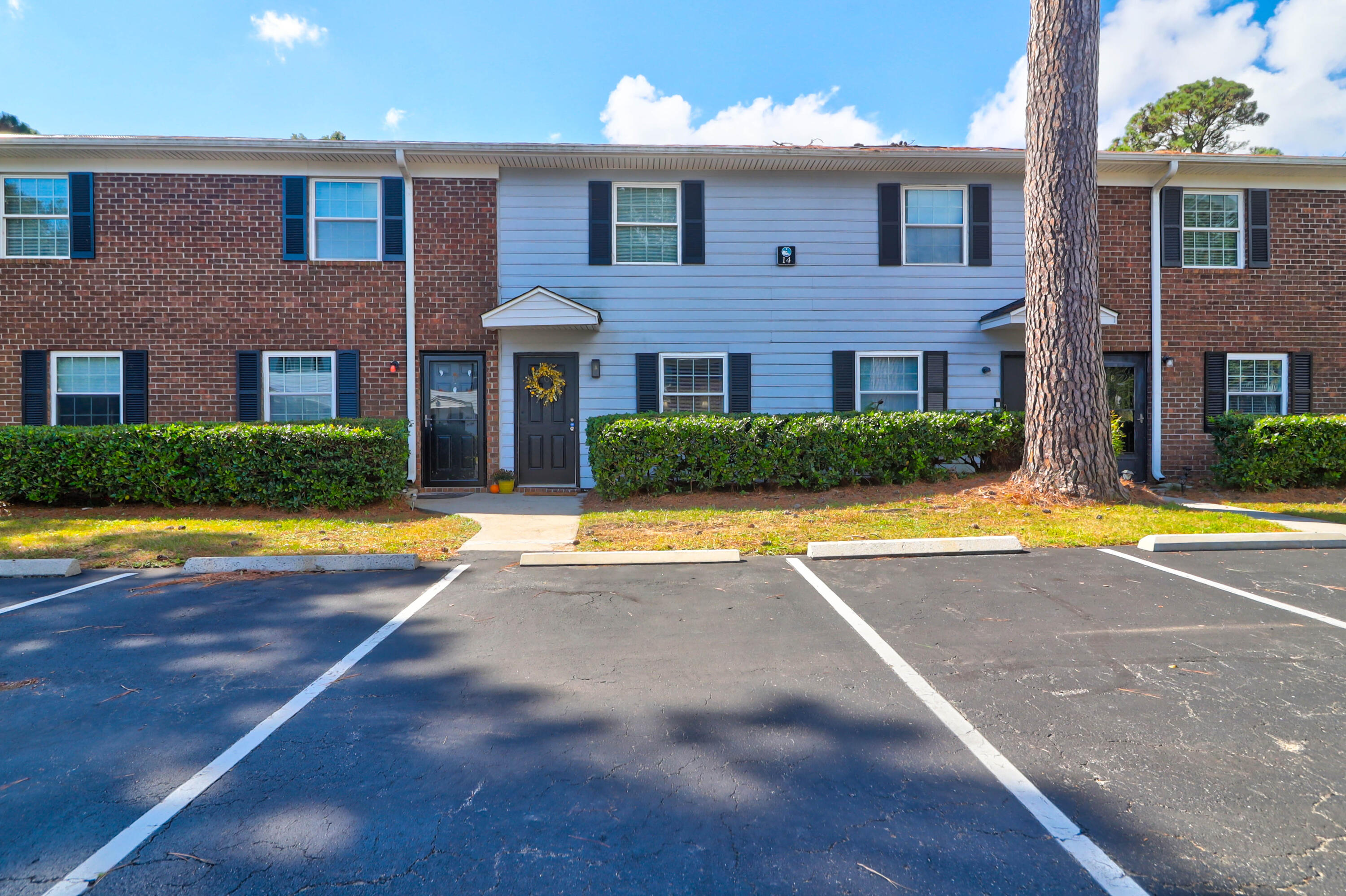 21 Rivers Point Row # 14c