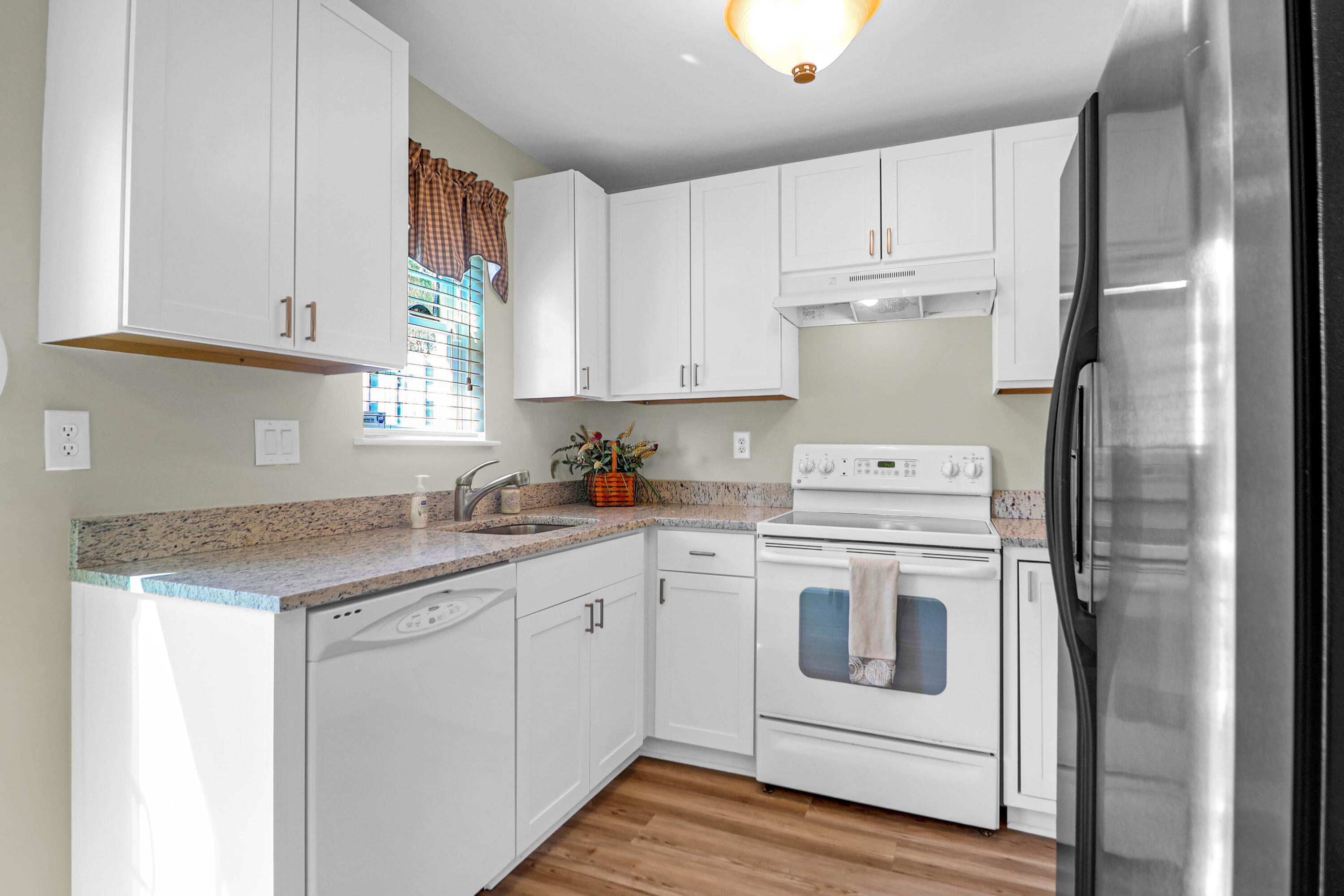 21 Rivers Point Row # 14c