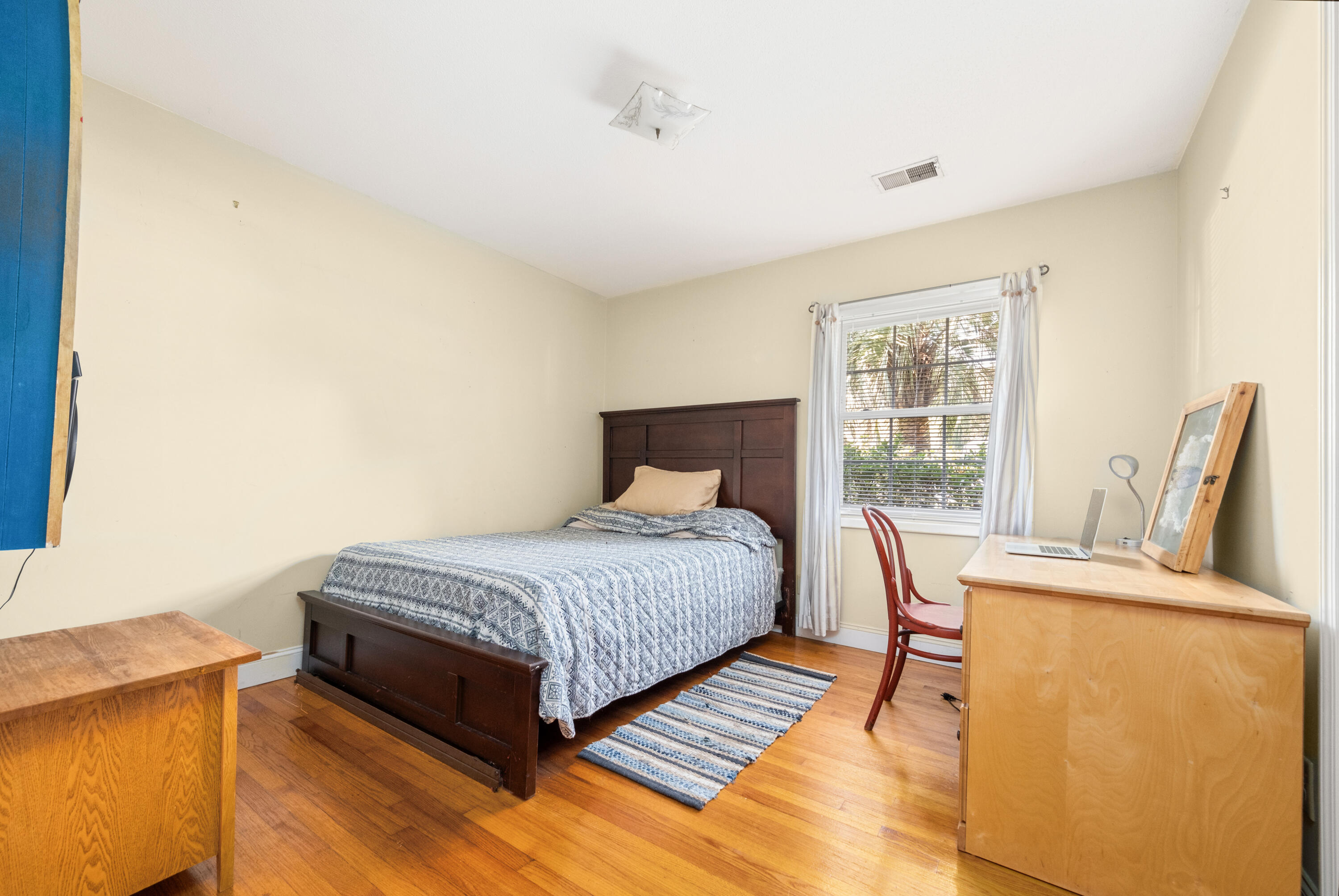 673 Middlewood Drive