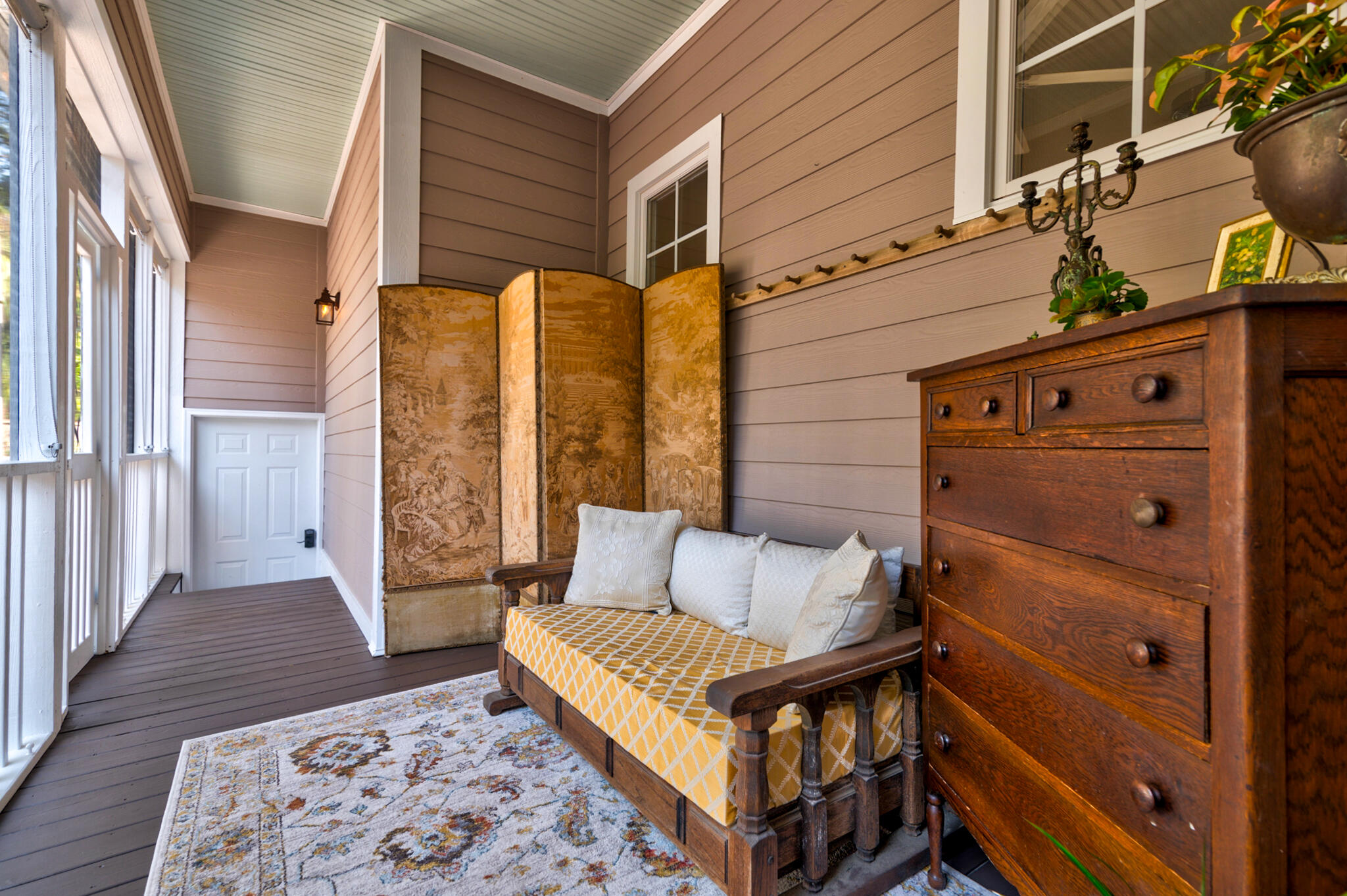 5016 Coral Reef Drive