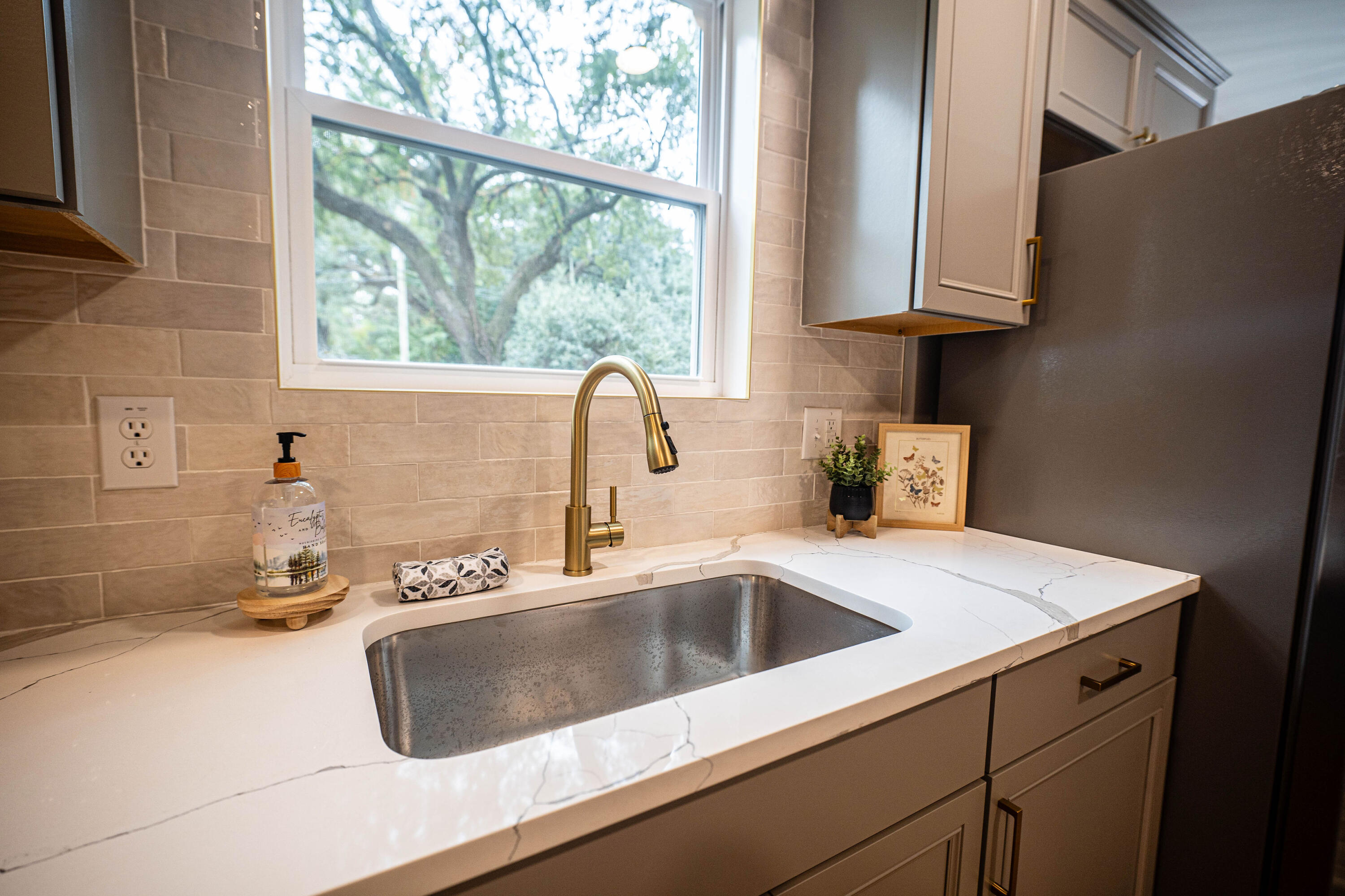 1368 S Lakeland Drive