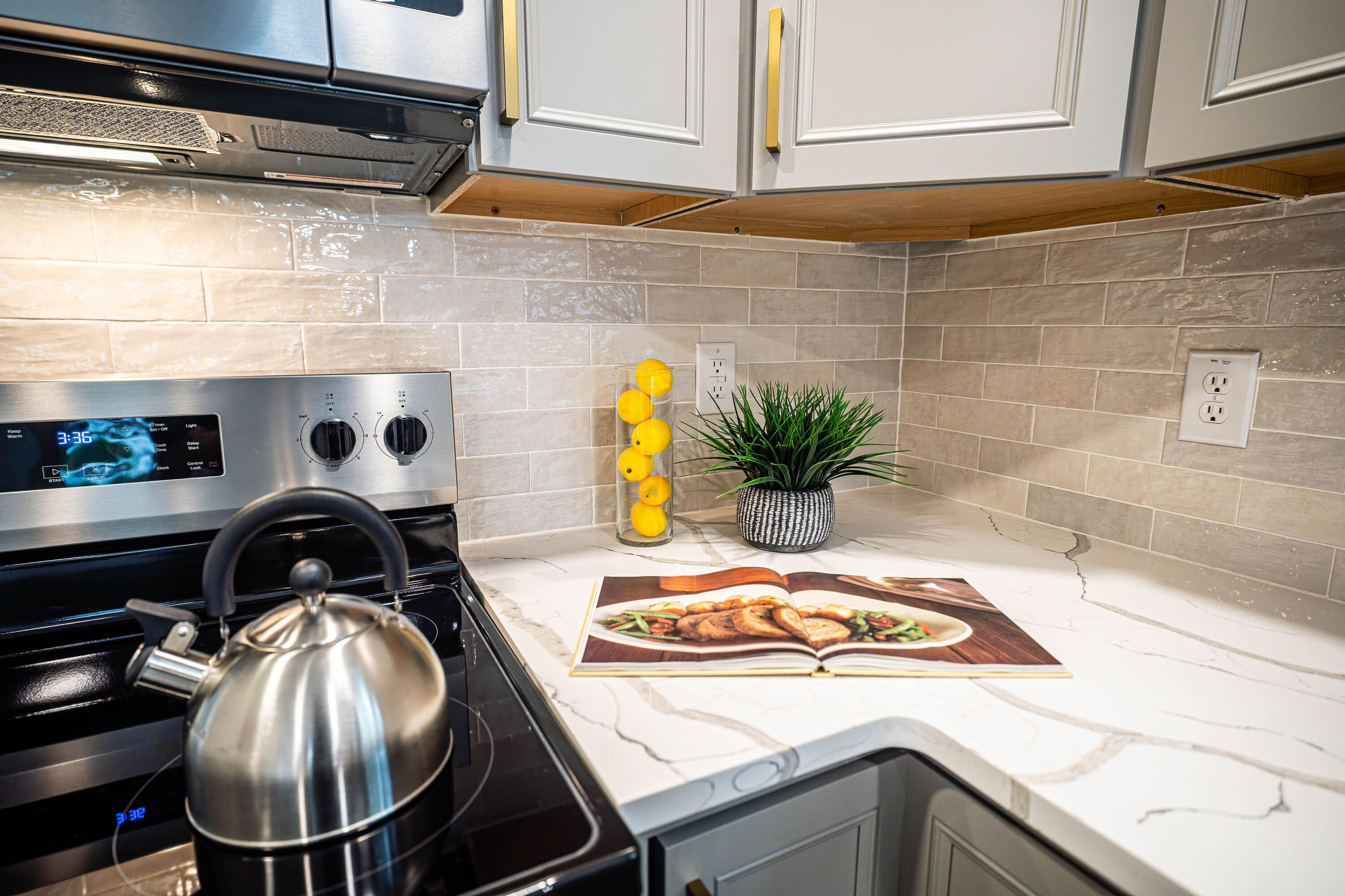 1368 S Lakeland Drive