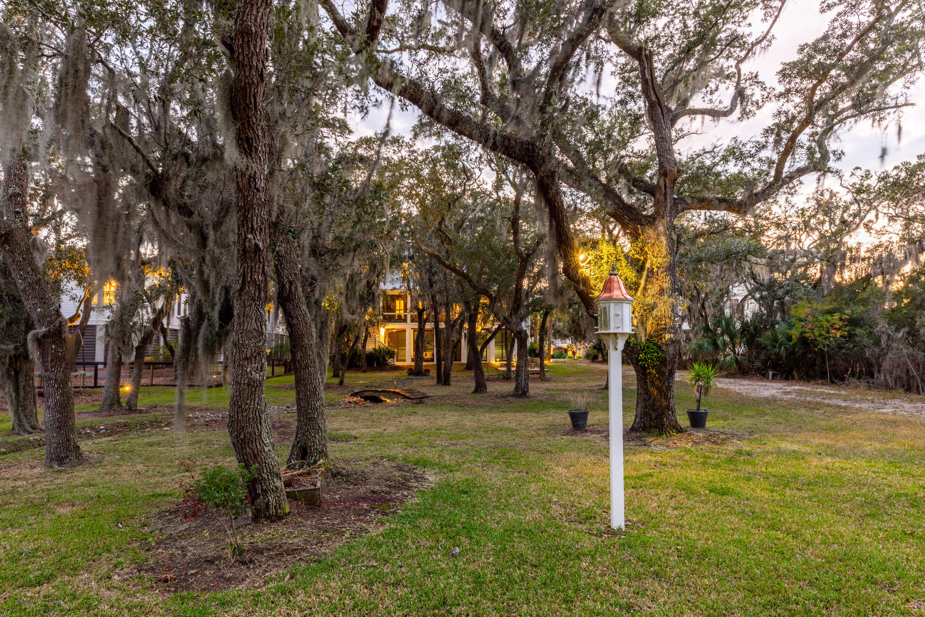 1860 Headquarters Plantation Drive