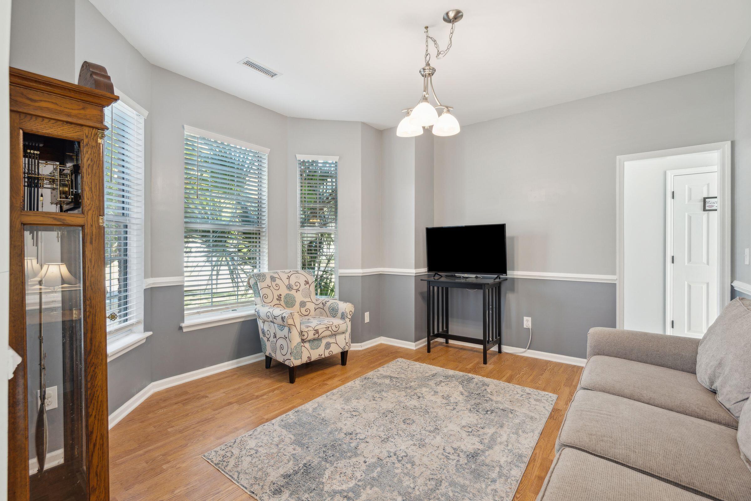 7152 Windmill Creek Road