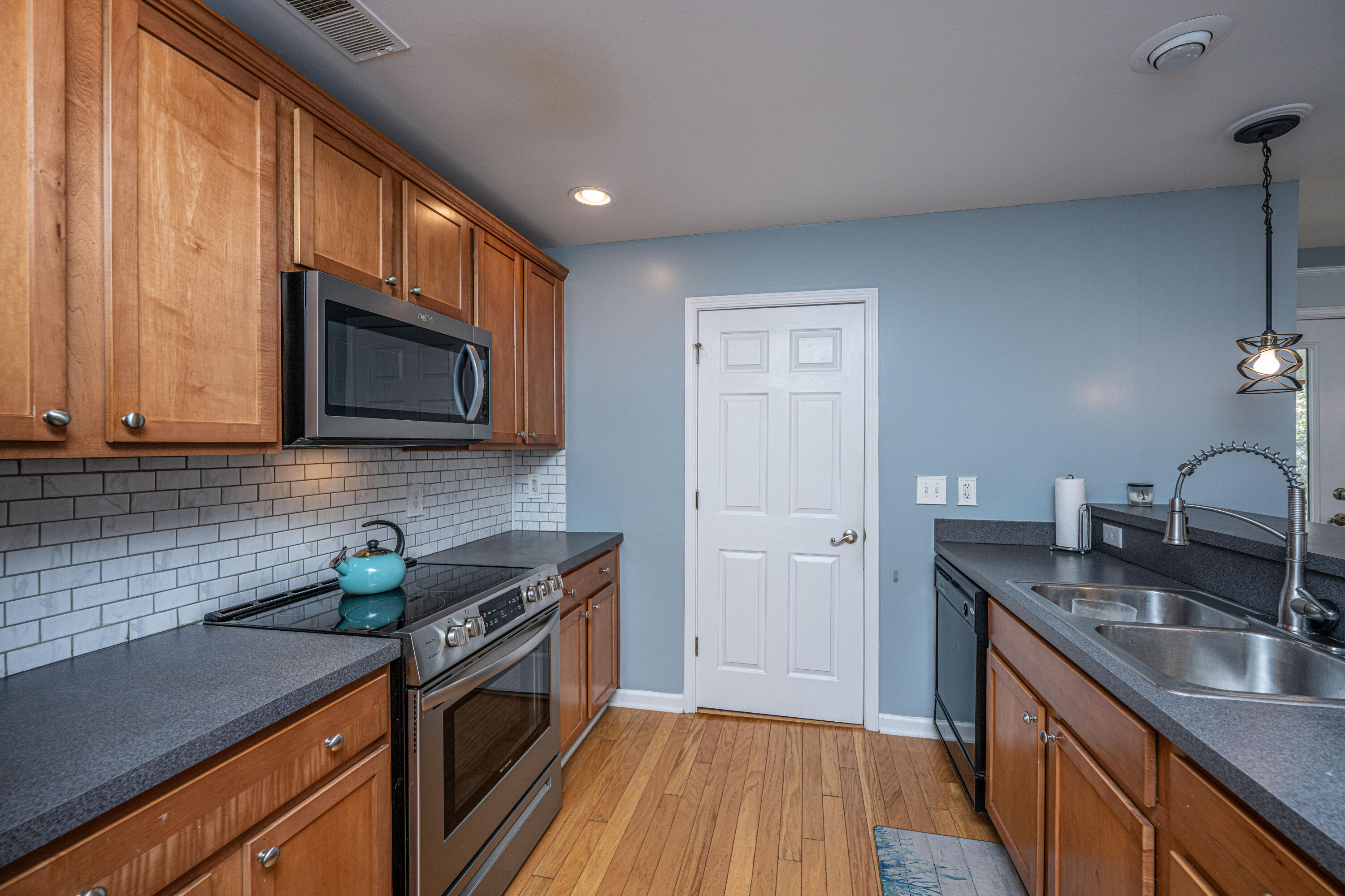 1295 Island Club Drive