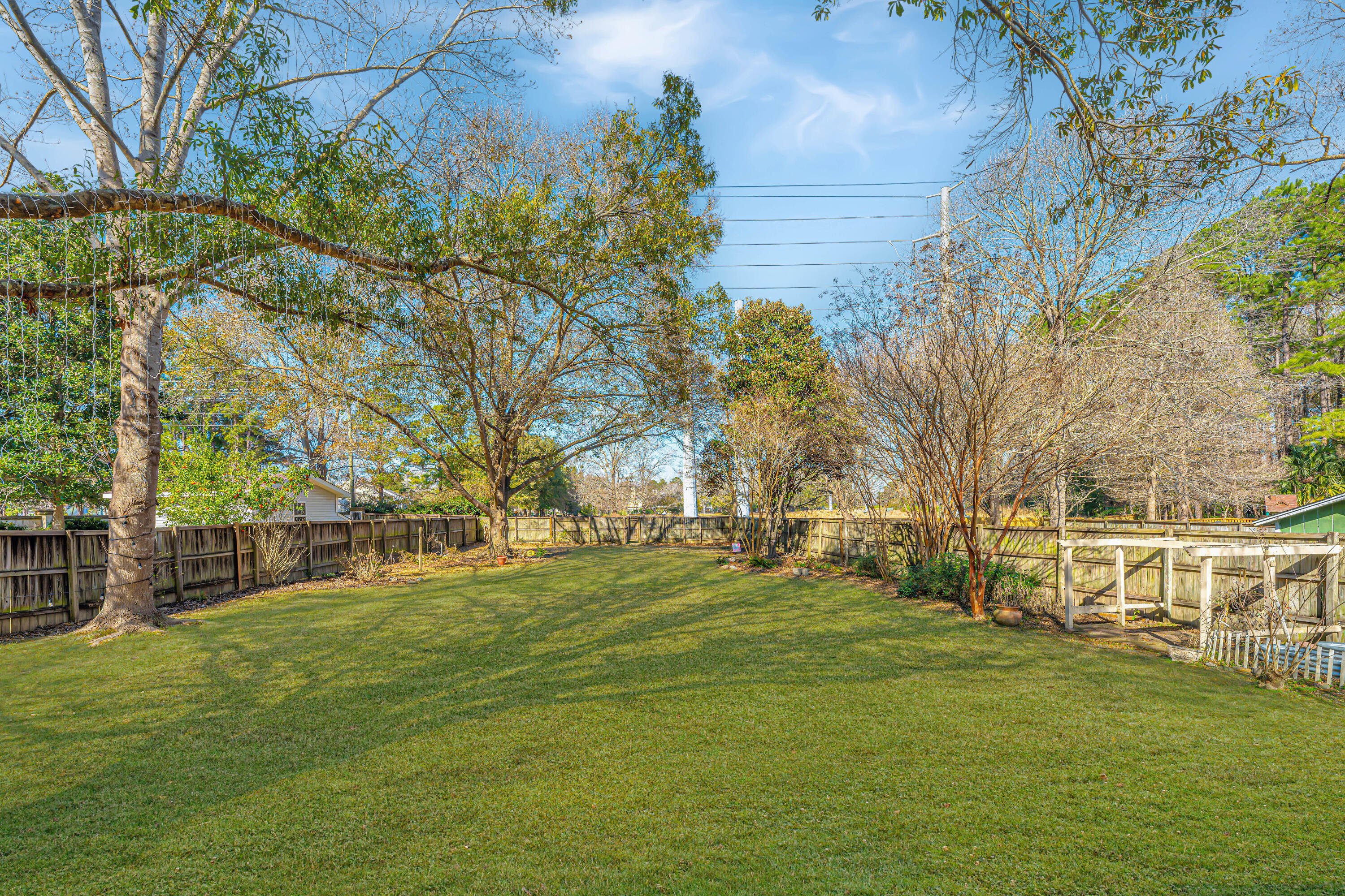 2049 Country Lake Court