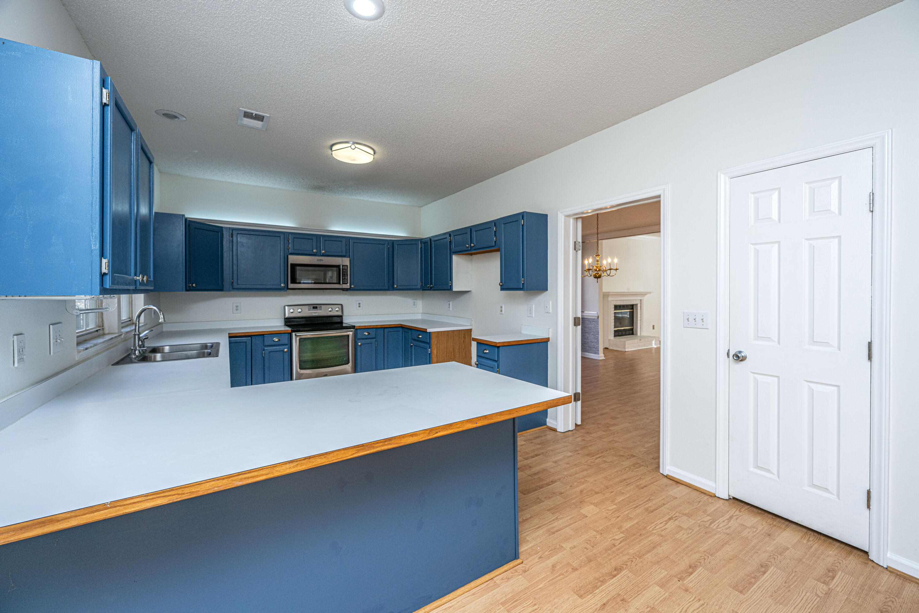 2049 Country Lake Court