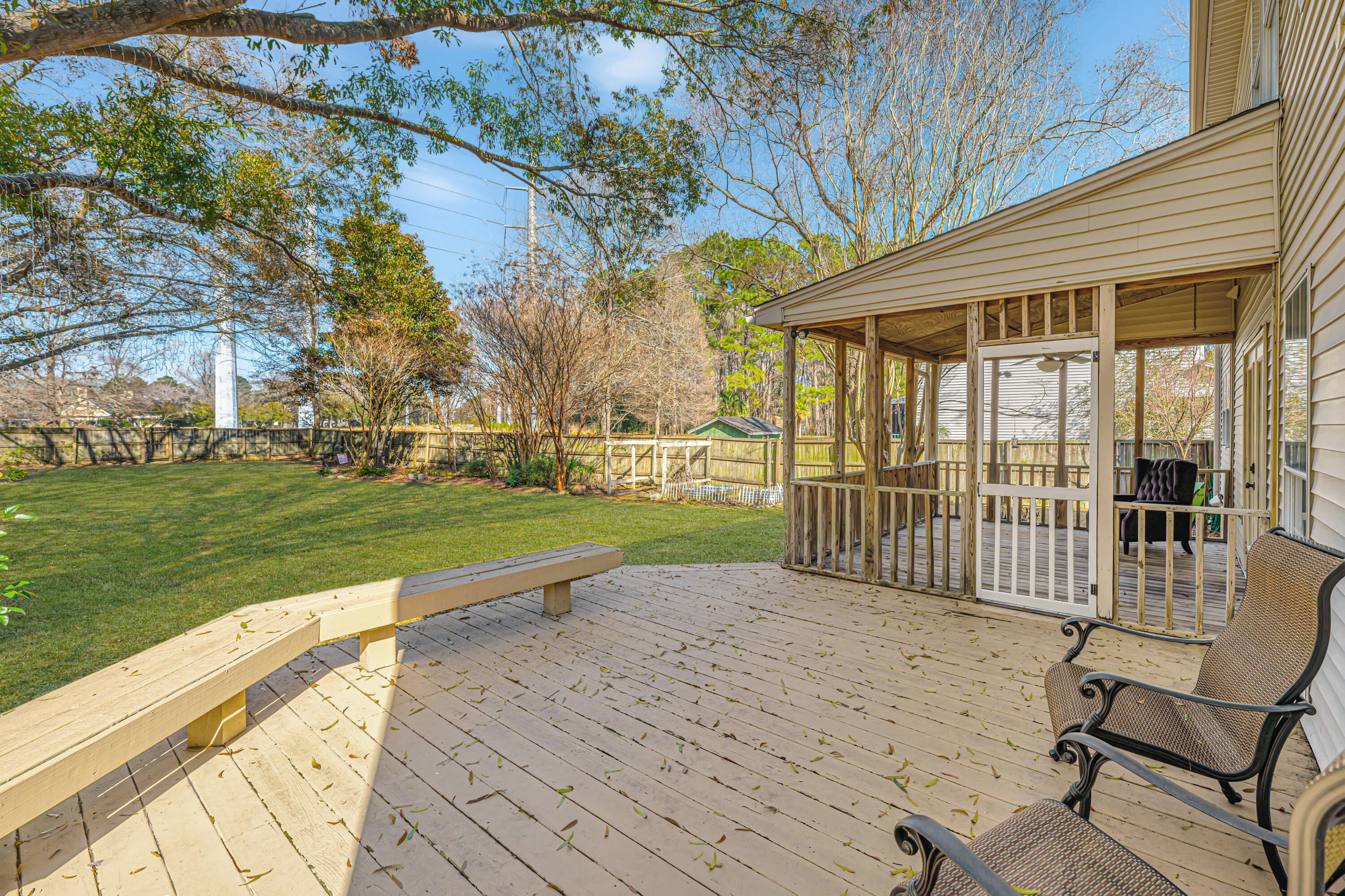 2049 Country Lake Court